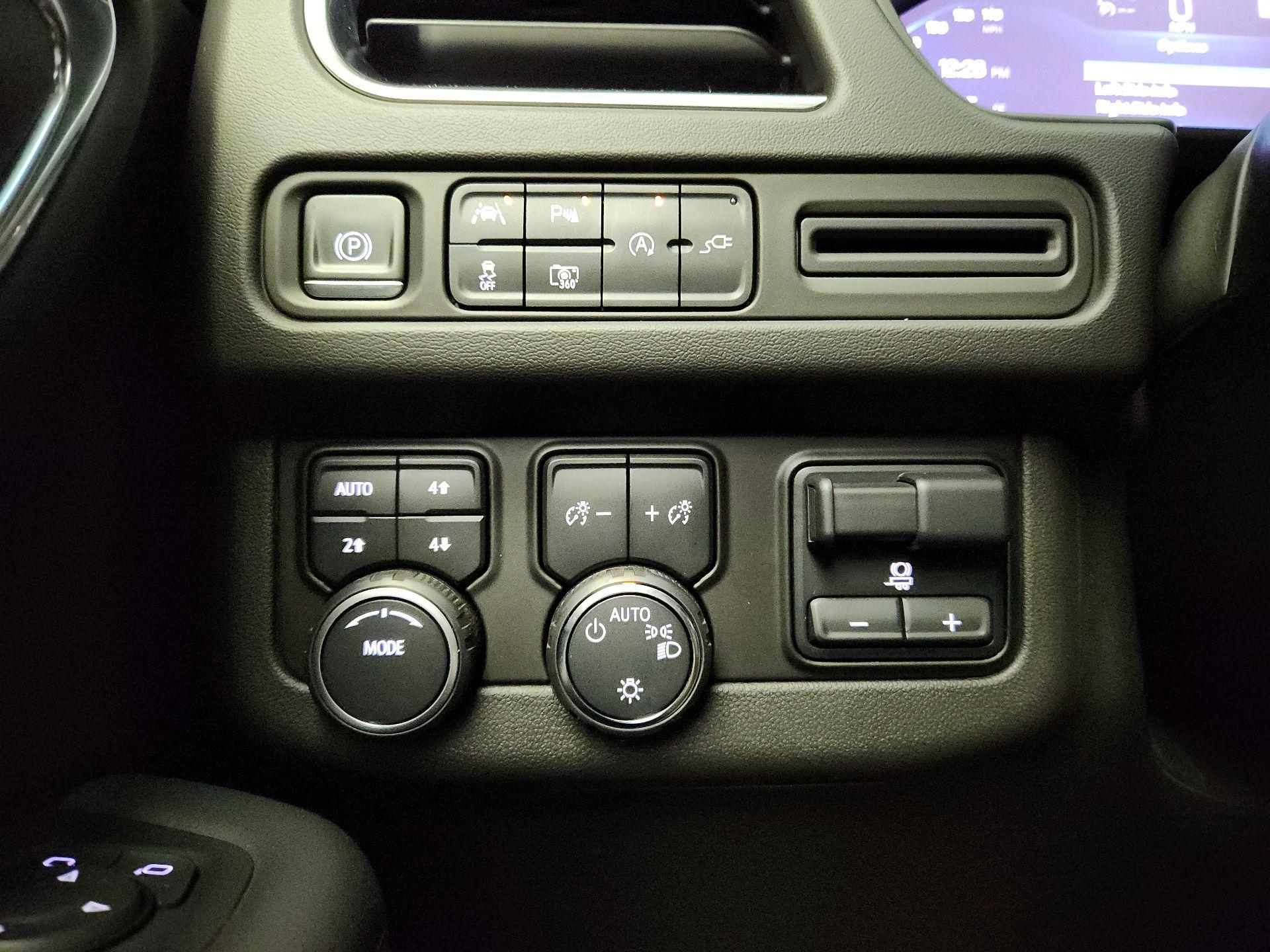 Thumbnail: 2022 Chevrolet Tahoe - 13