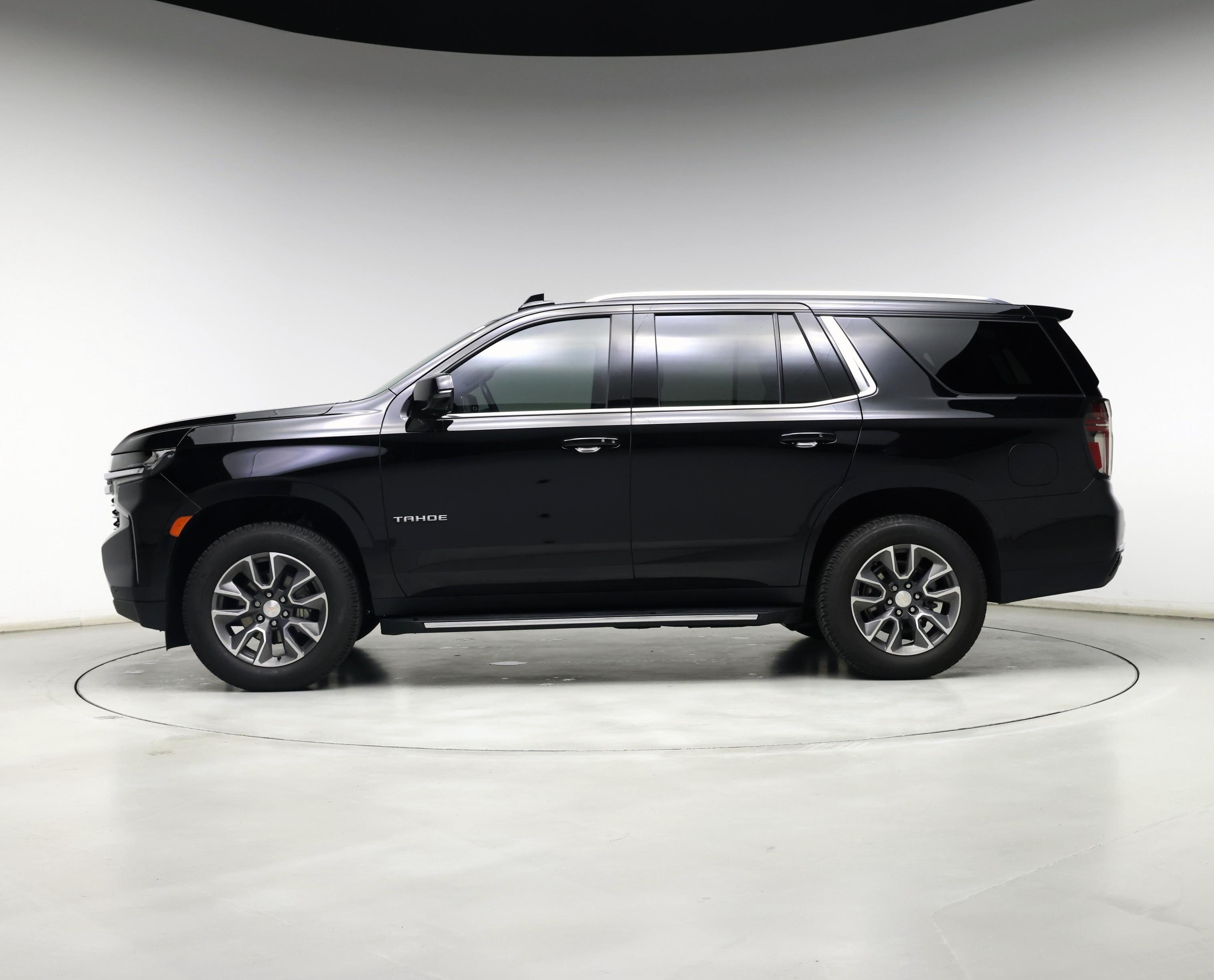 Thumbnail: 2022 Chevrolet Tahoe - 3