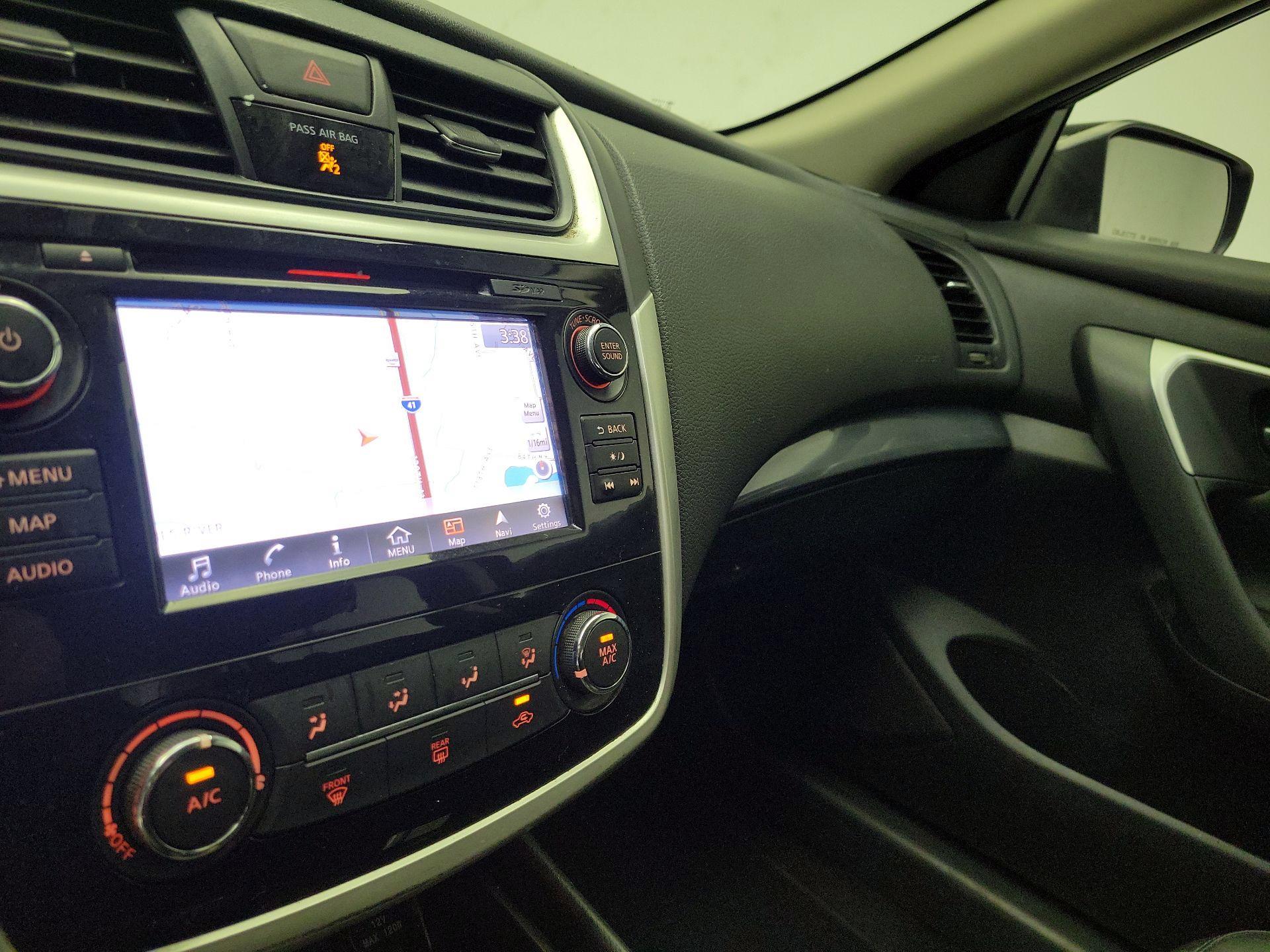 Thumbnail: 2018 Nissan Altima - 14