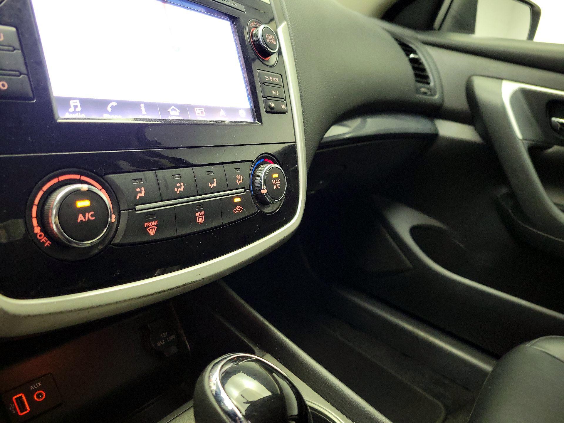Thumbnail: 2018 Nissan Altima - 17