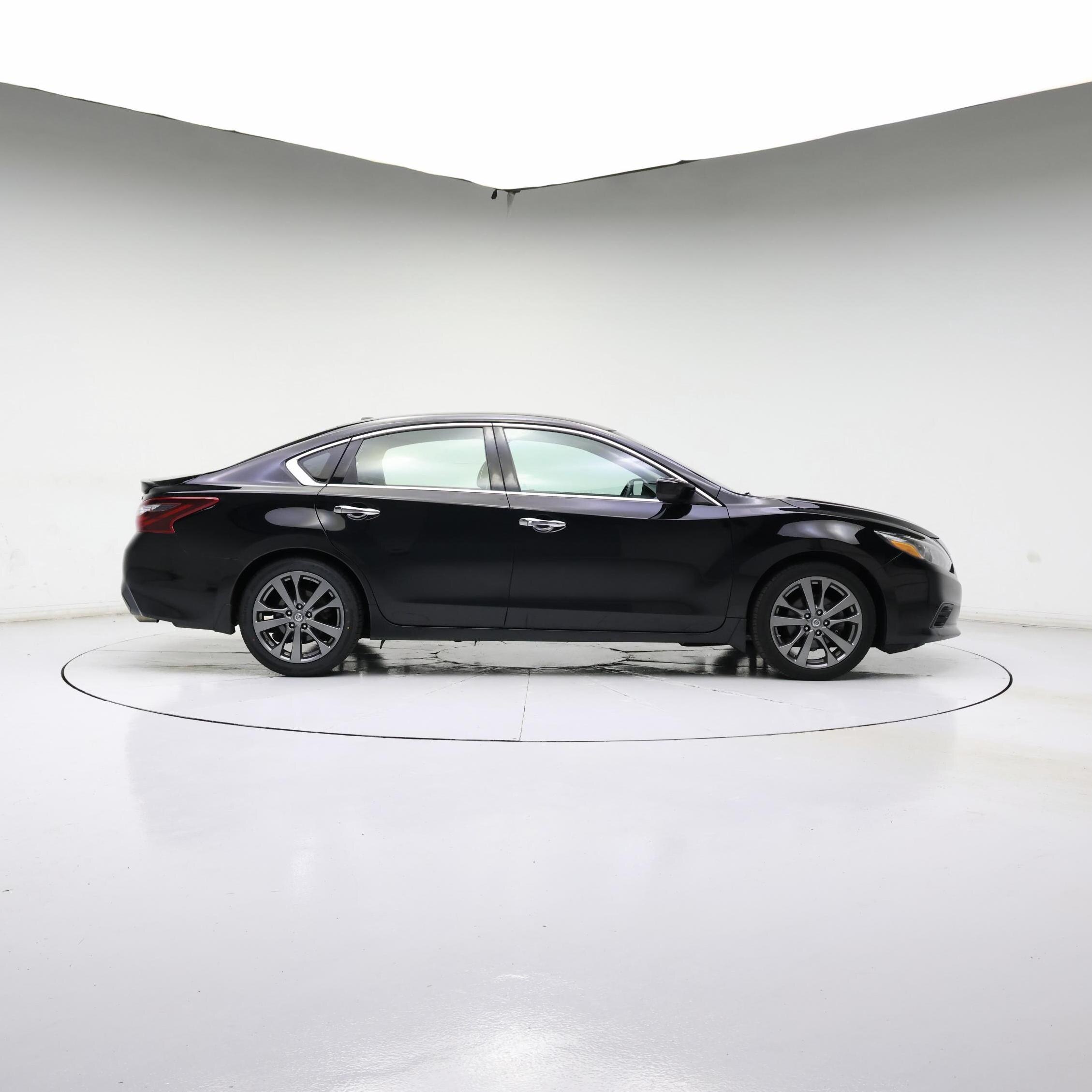 Thumbnail: 2018 Nissan Altima - 7