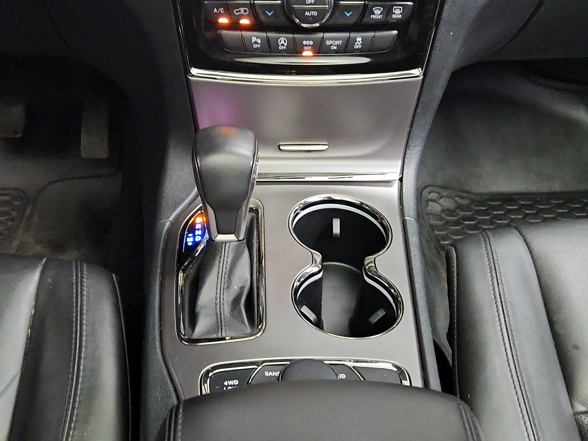 Thumbnail: 2020 Jeep Grand Cherokee - 17