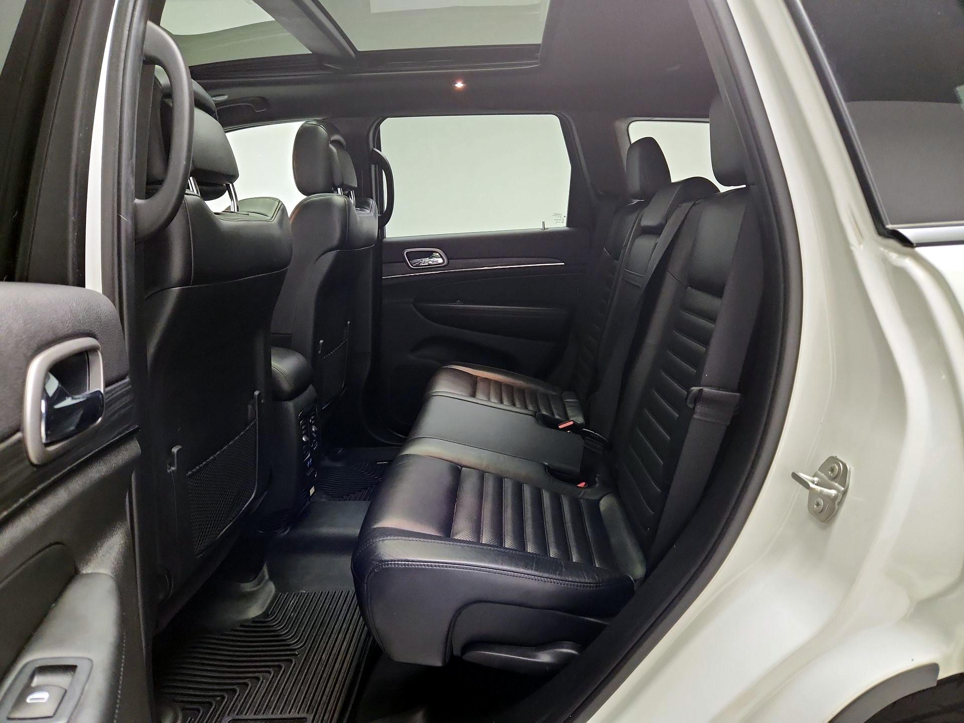 Thumbnail: 2020 Jeep Grand Cherokee - 20