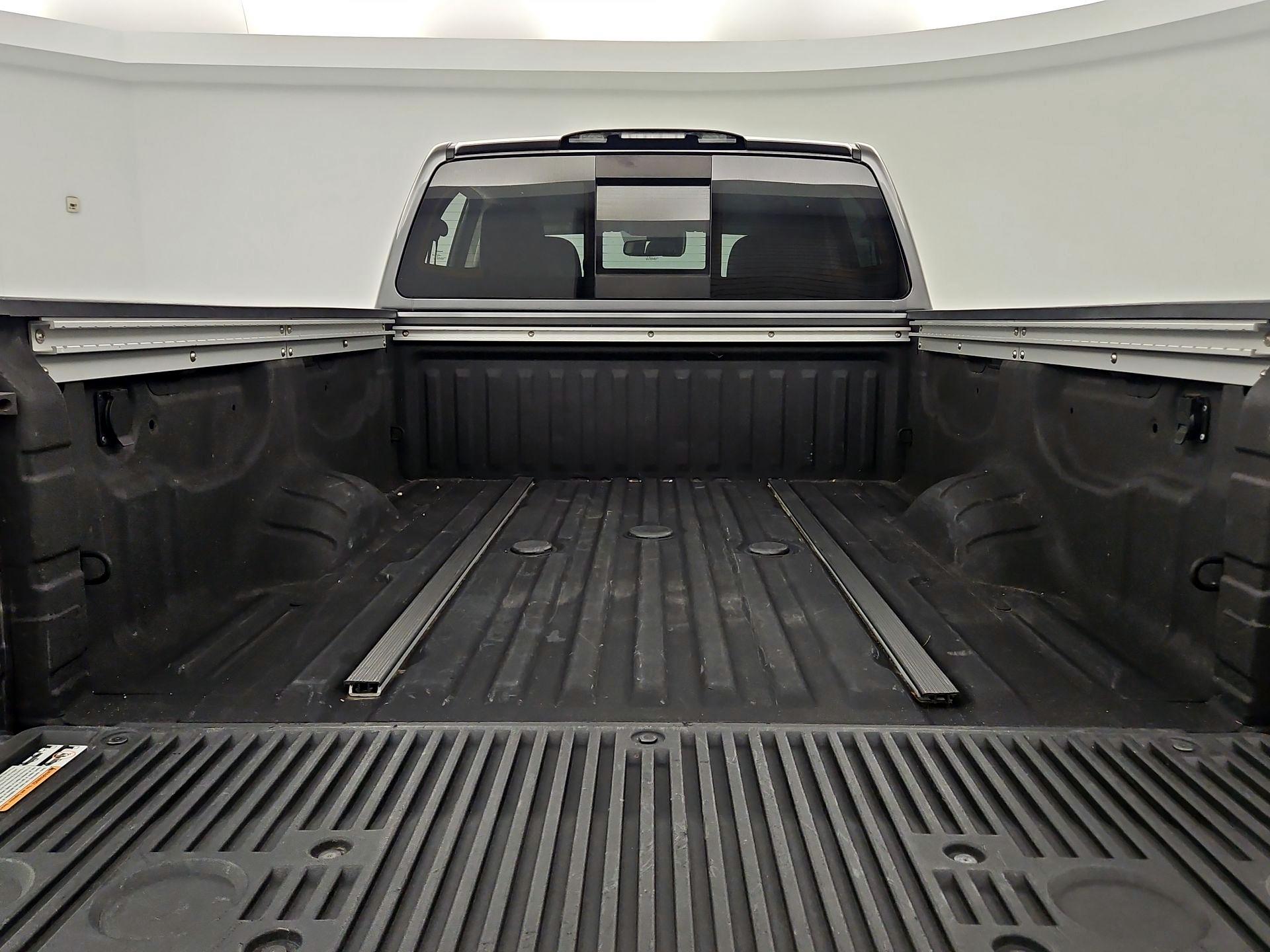 Thumbnail: 2021 Nissan Titan - 19