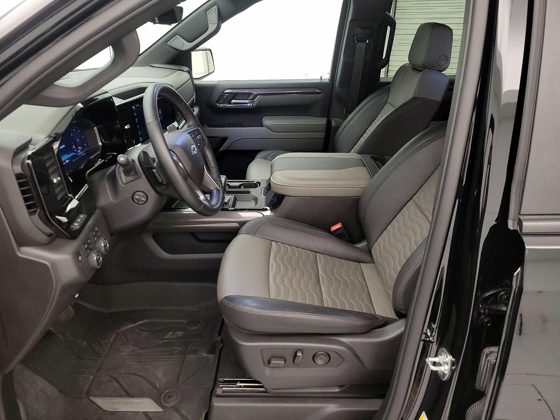 Thumbnail: 2025 Chevrolet Silverado 1500 - 11