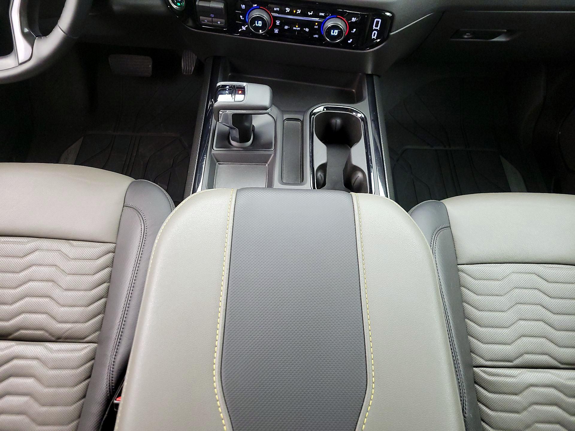 Thumbnail: 2025 Chevrolet Silverado 1500 - 17