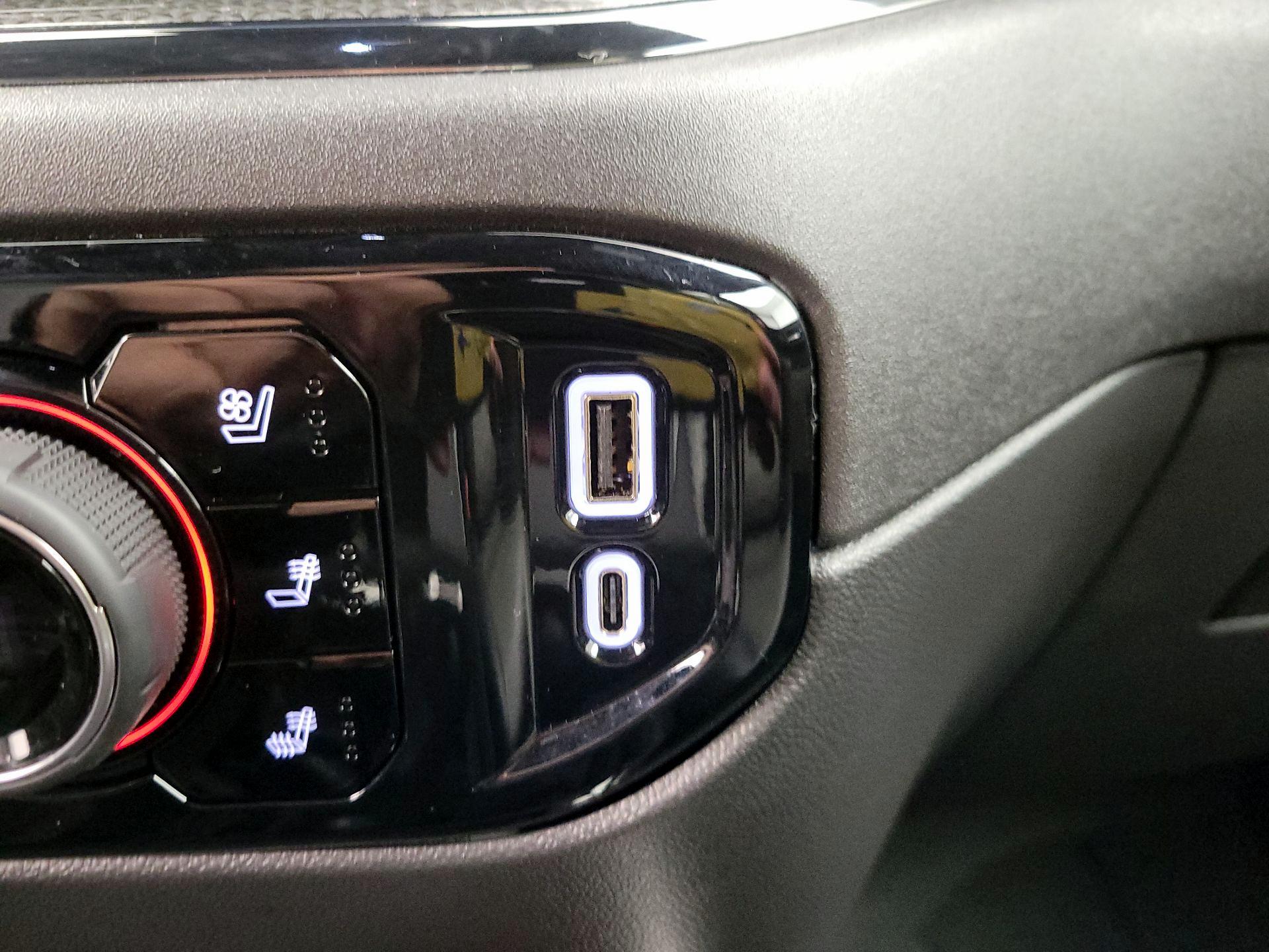 Thumbnail: 2025 Chevrolet Silverado 1500 - 18