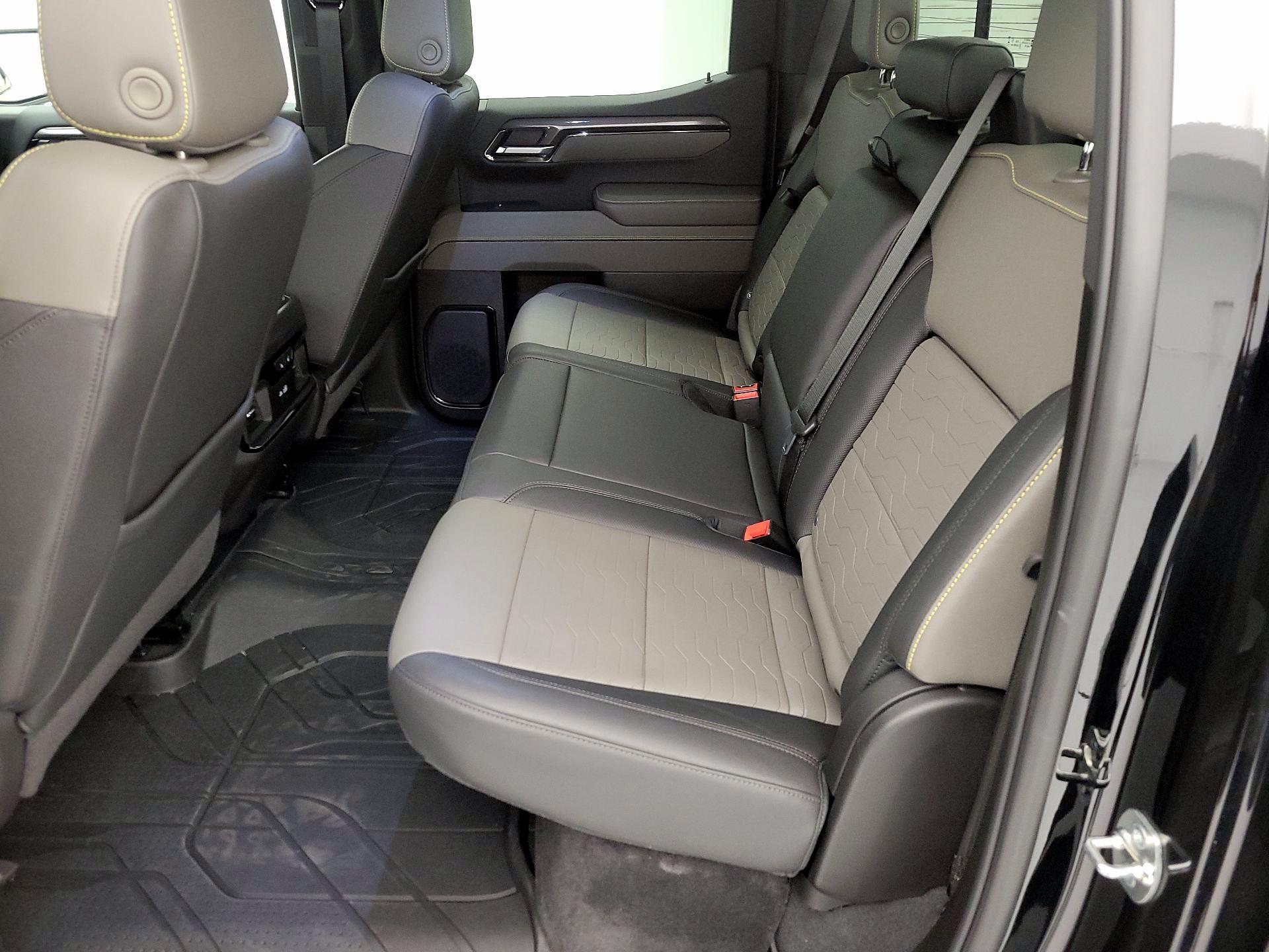 Thumbnail: 2025 Chevrolet Silverado 1500 - 19