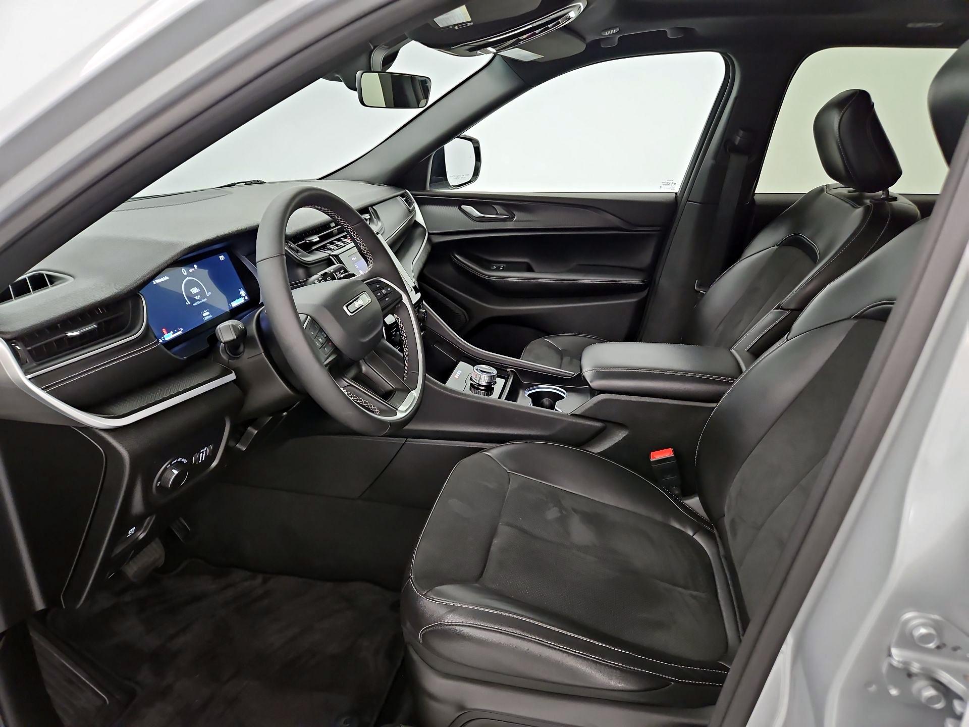 Thumbnail: 2025 Jeep Grand Cherokee - 11