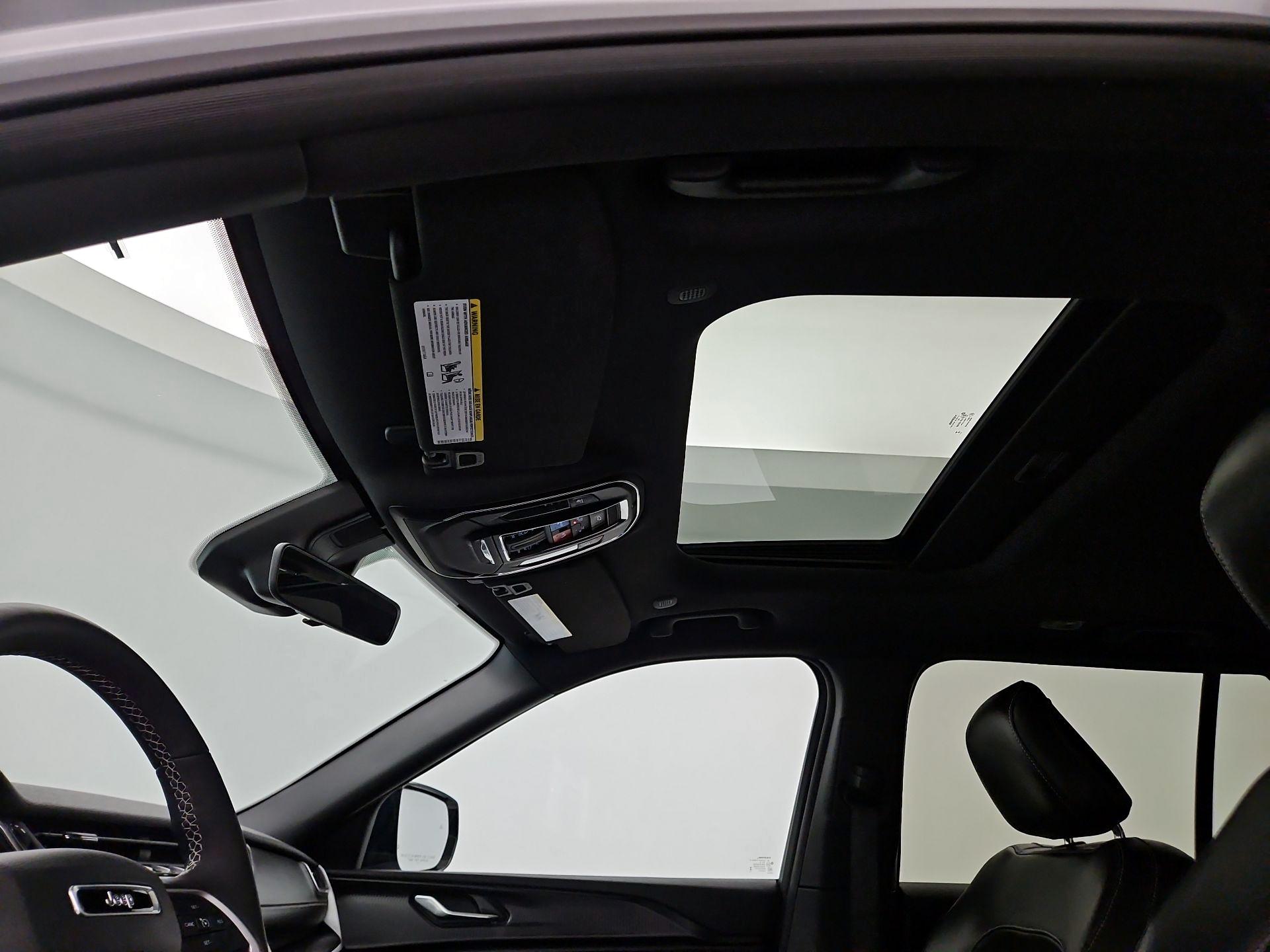 Thumbnail: 2025 Jeep Grand Cherokee - 19