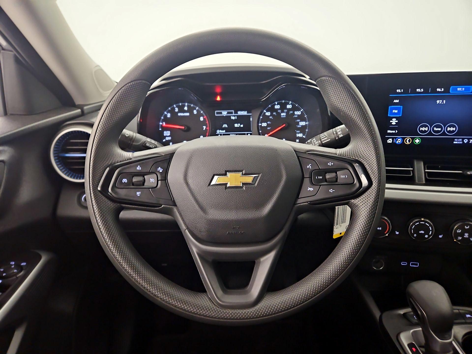 Thumbnail: 2025 Chevrolet Trax - 10