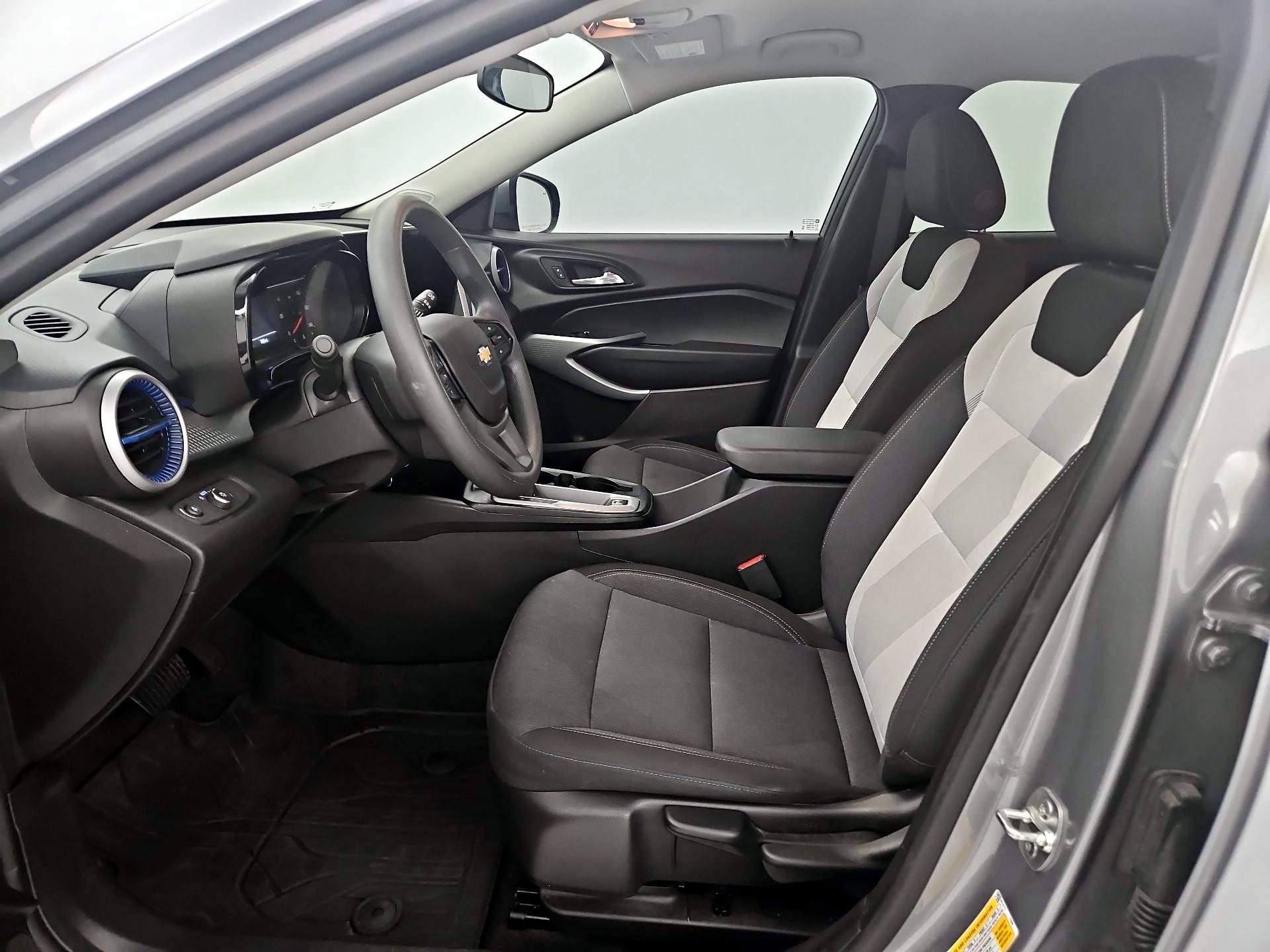 Thumbnail: 2025 Chevrolet Trax - 11