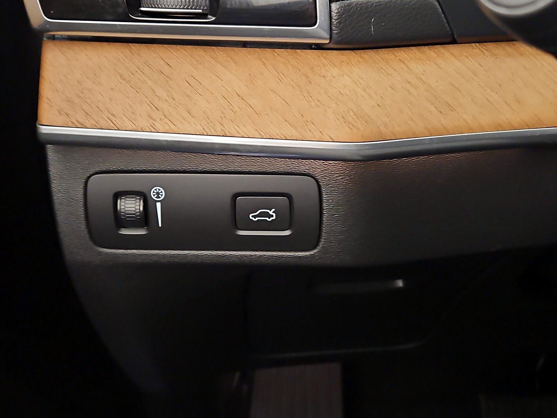 Thumbnail: 2018 Volvo XC90 - 13