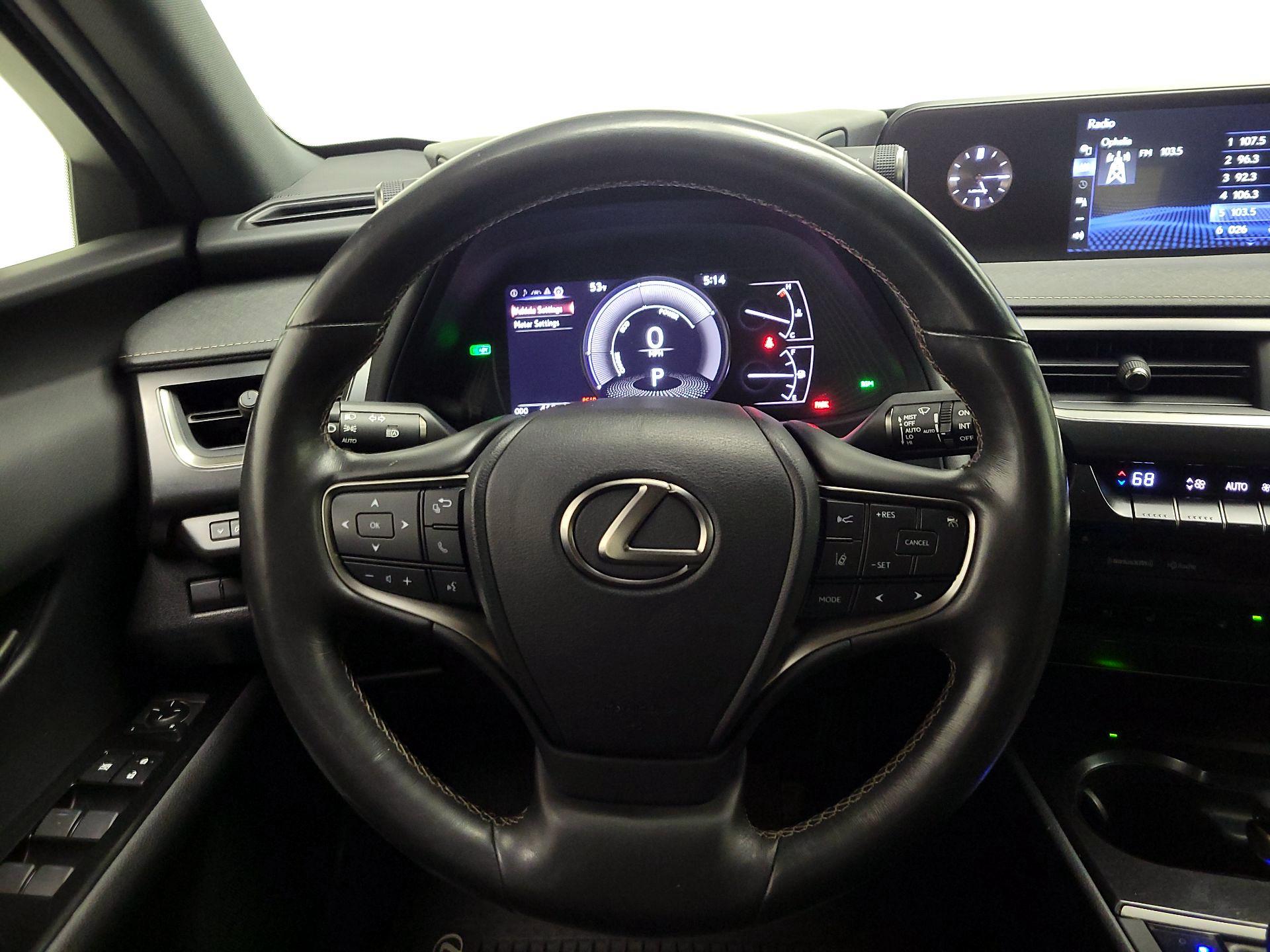 Thumbnail: 2020 Lexus UX - 10