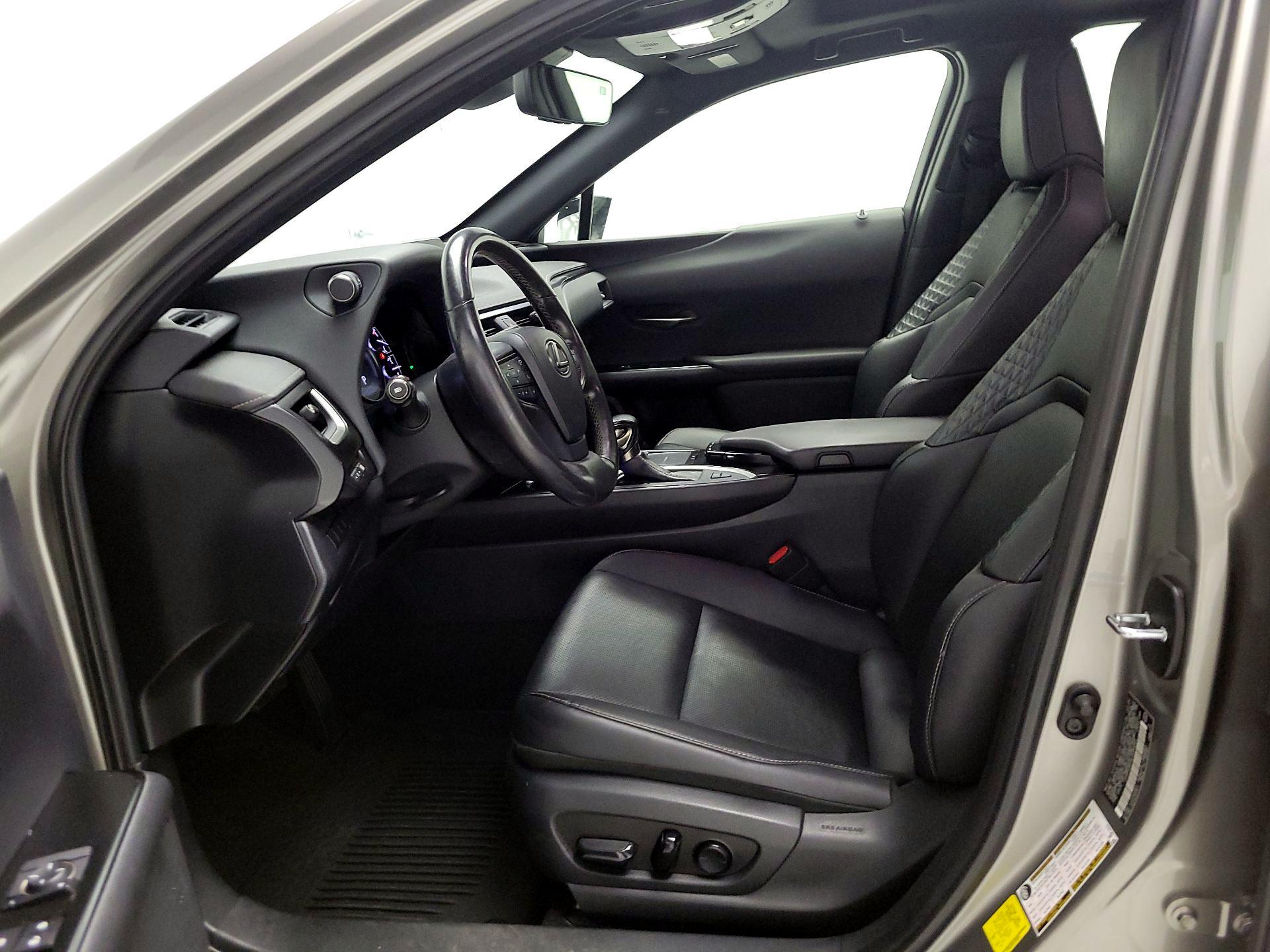 Thumbnail: 2020 Lexus UX - 11