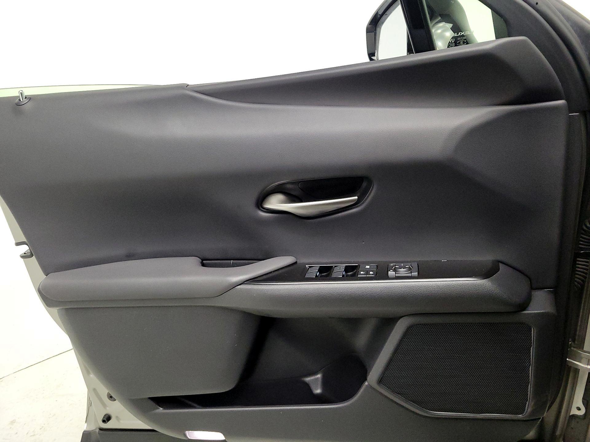 Thumbnail: 2020 Lexus UX - 12