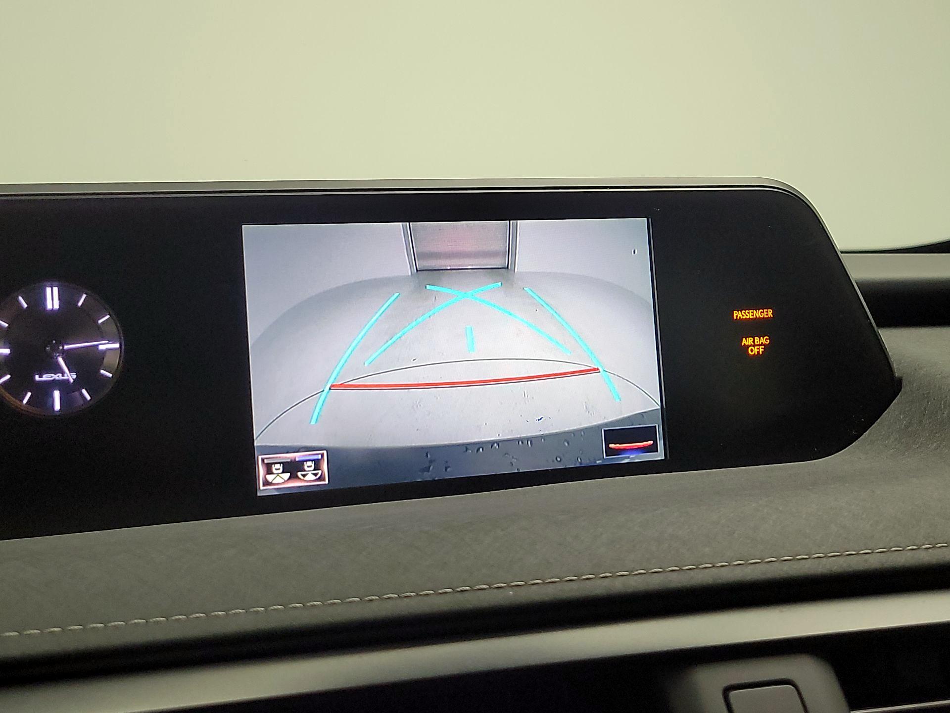 Thumbnail: 2020 Lexus UX - 14