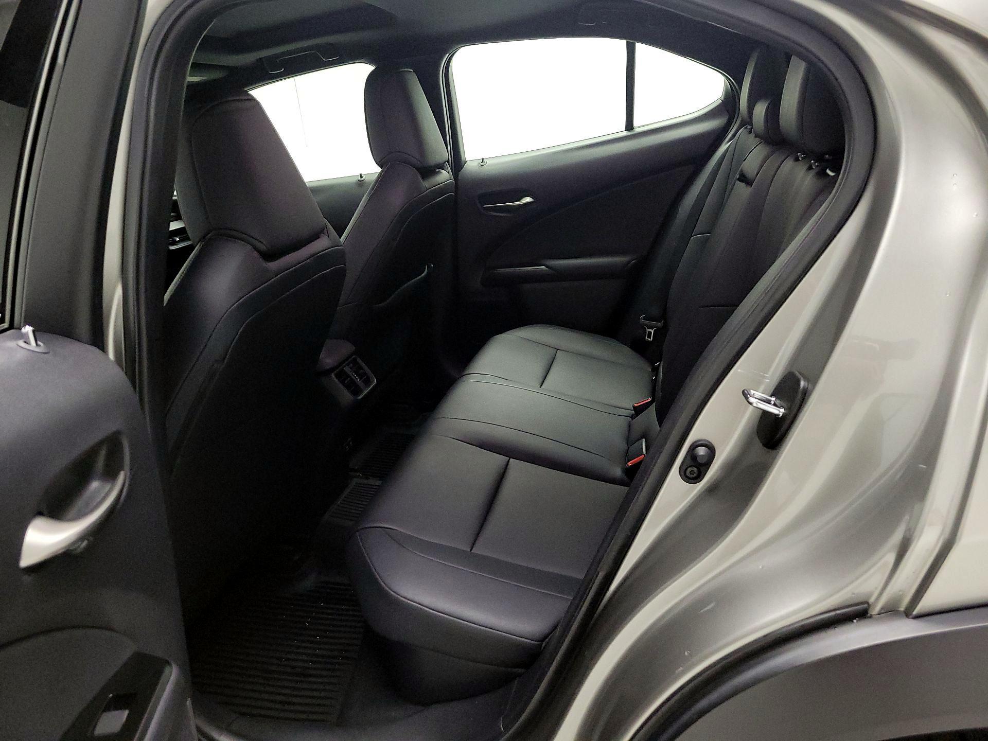 Thumbnail: 2020 Lexus UX - 18