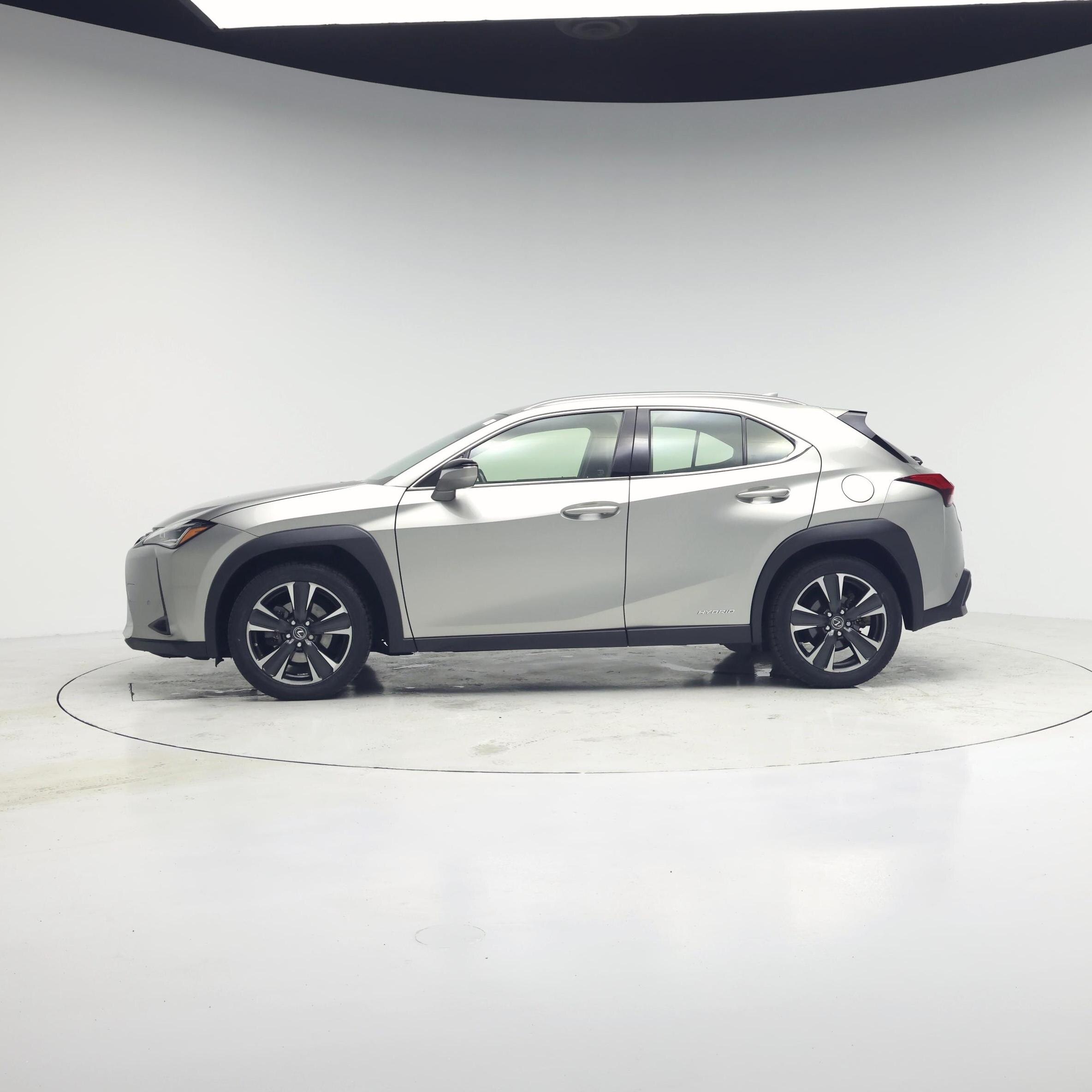 Thumbnail: 2020 Lexus UX - 3