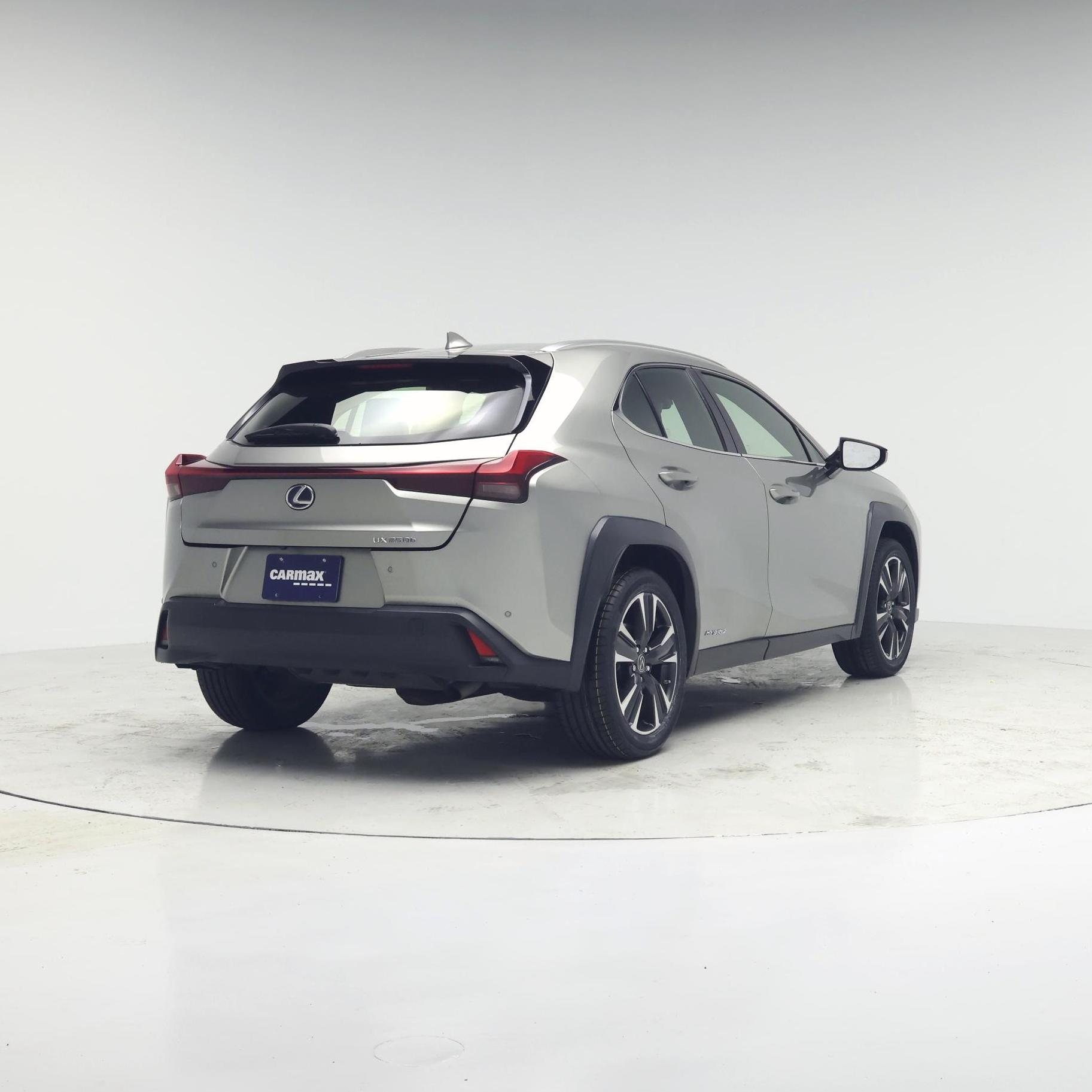 Thumbnail: 2020 Lexus UX - 8