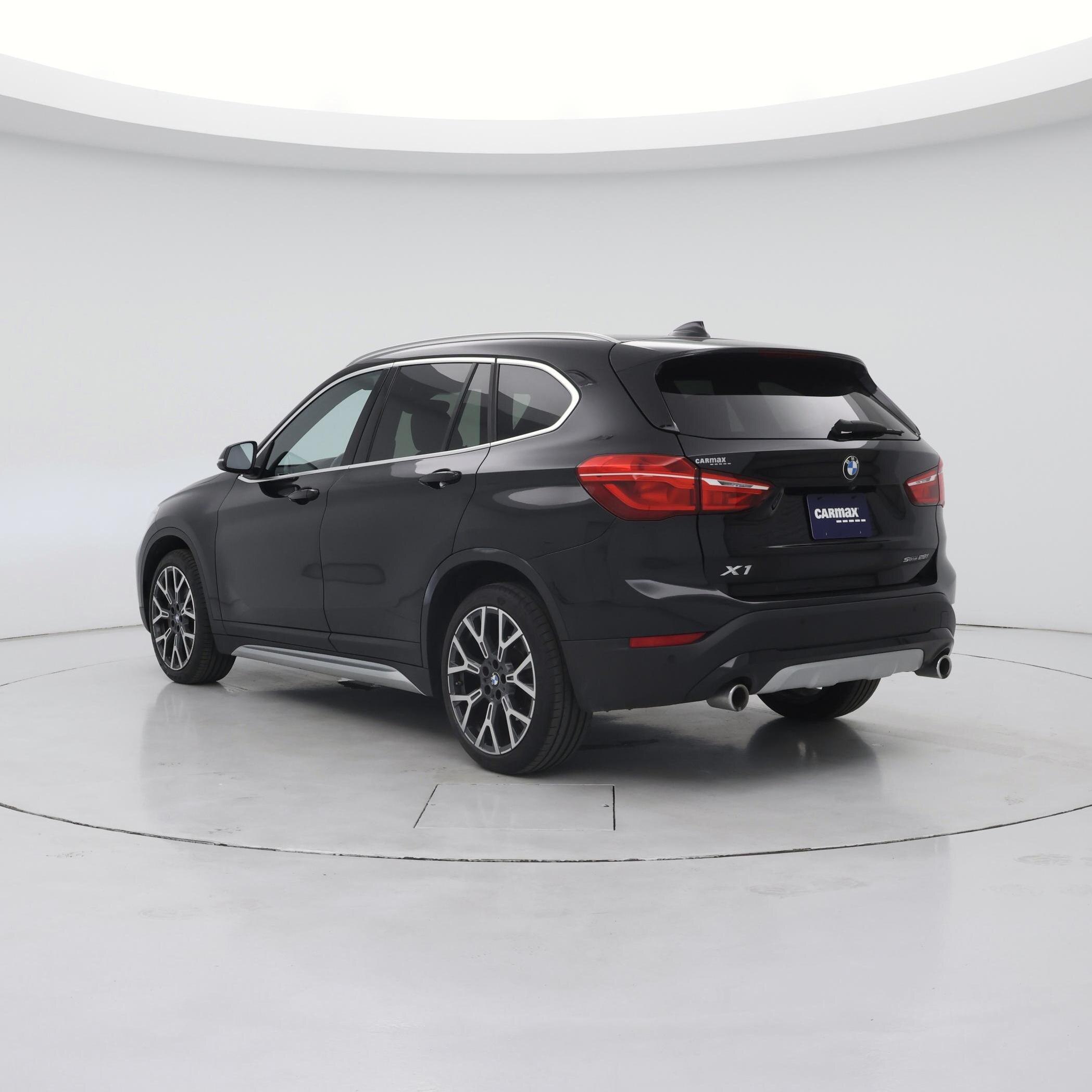 Thumbnail: 2021 BMW X1 - 2