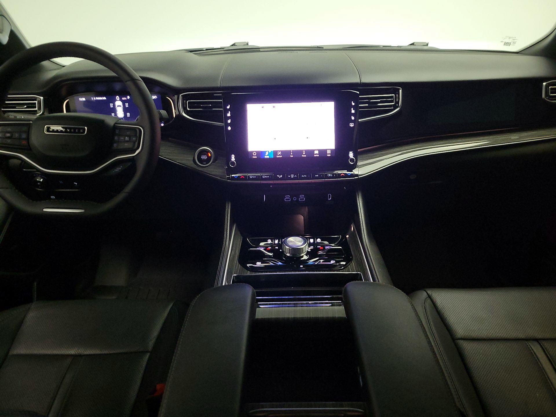 Thumbnail: 2022 Jeep Wagoneer - 9