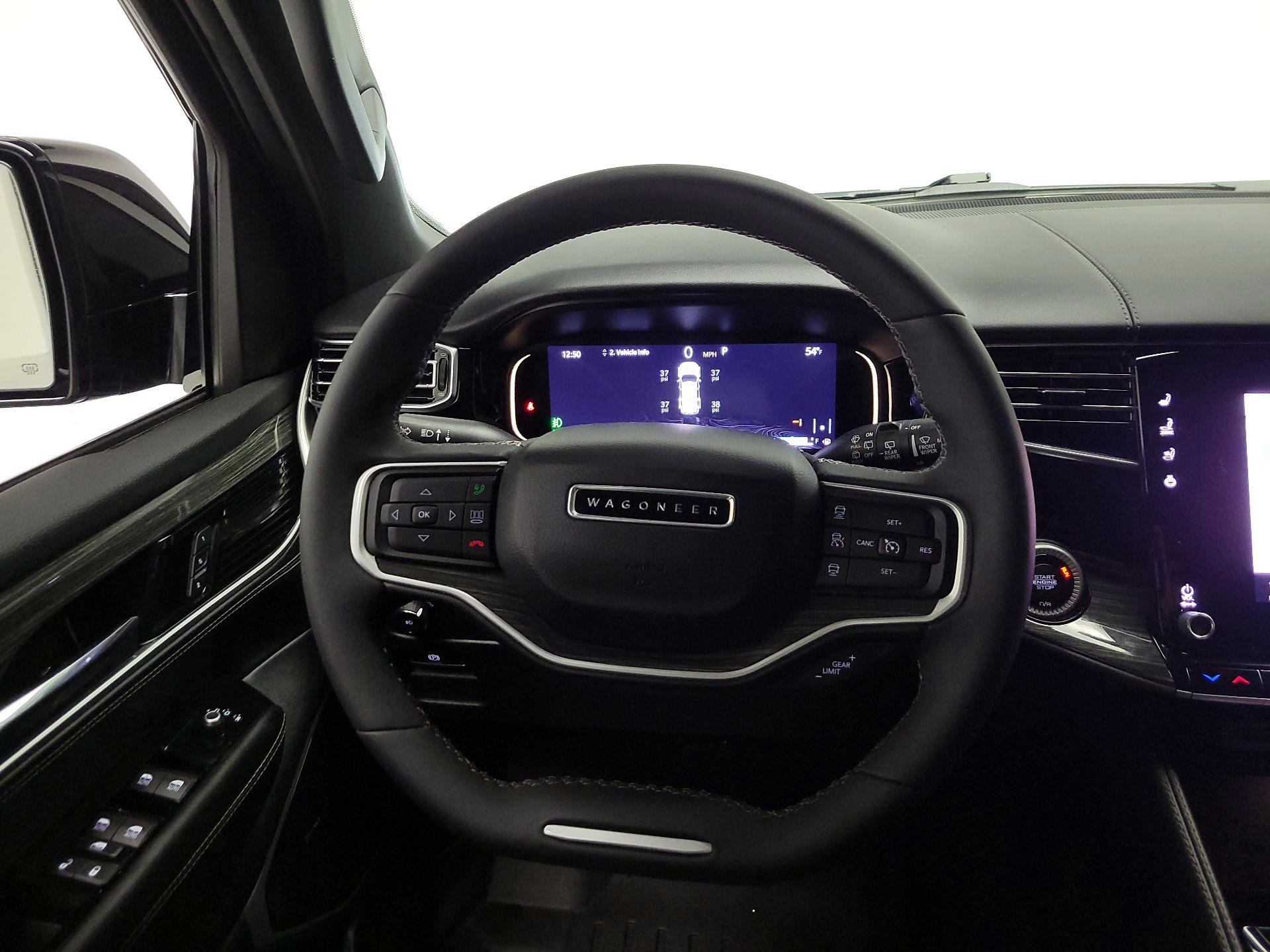 Thumbnail: 2022 Jeep Wagoneer - 10