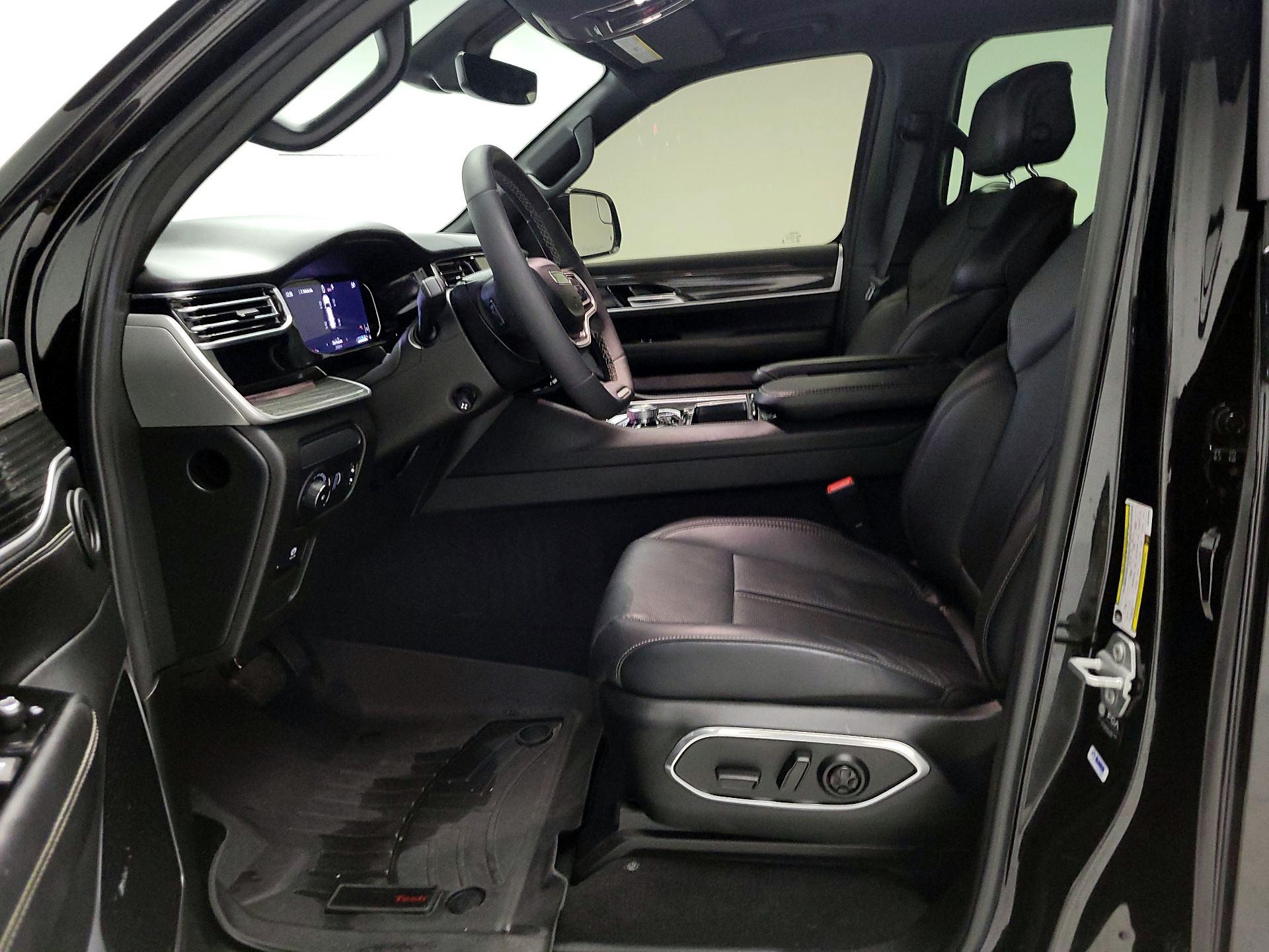 Thumbnail: 2022 Jeep Wagoneer - 11