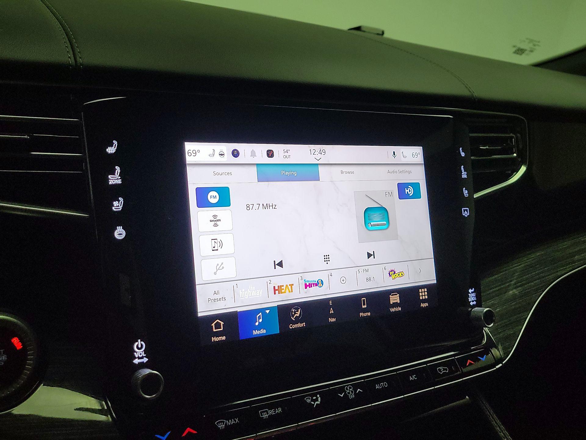 Thumbnail: 2022 Jeep Wagoneer - 15