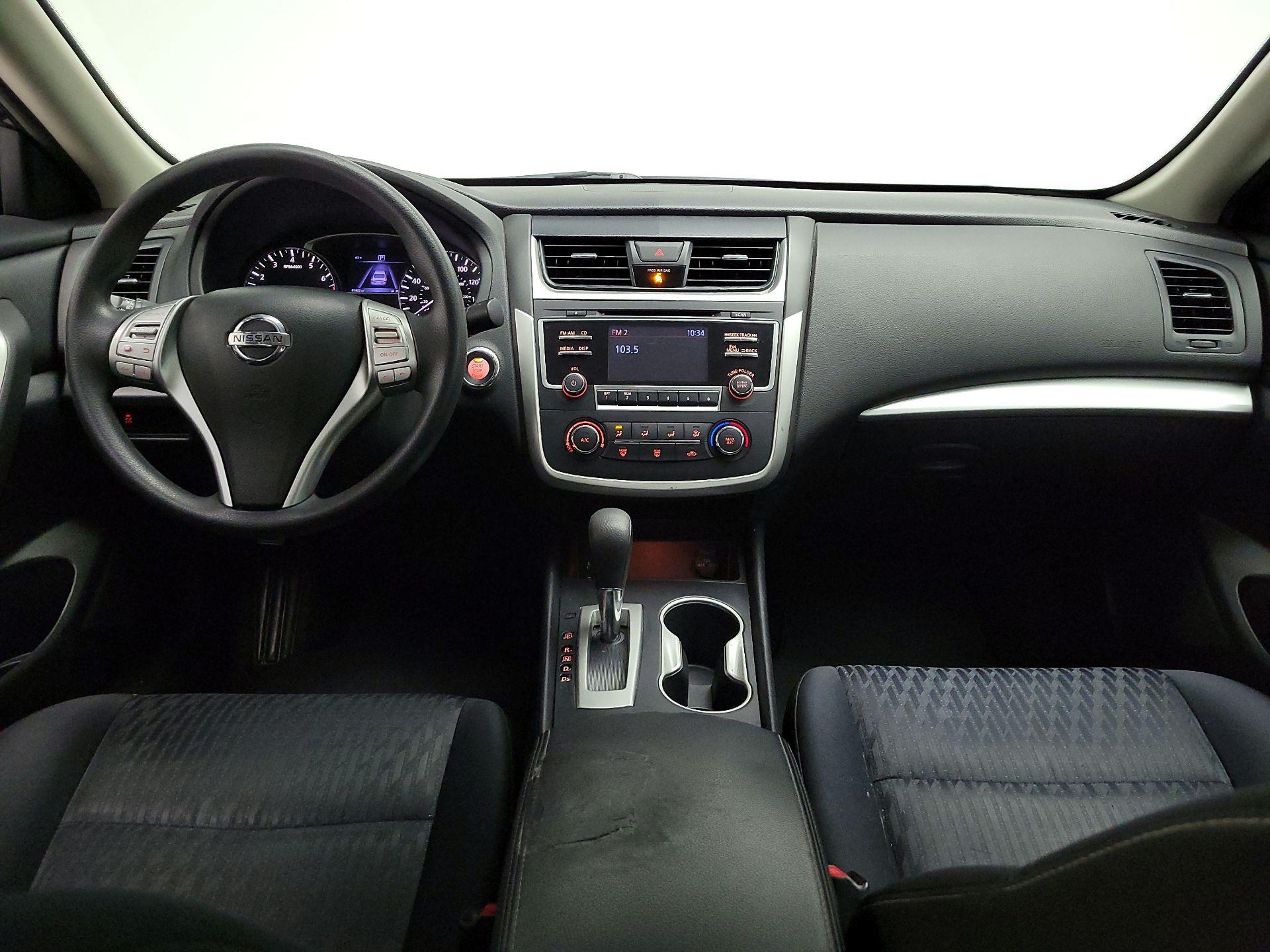 Thumbnail: 2017 Nissan Altima - 9