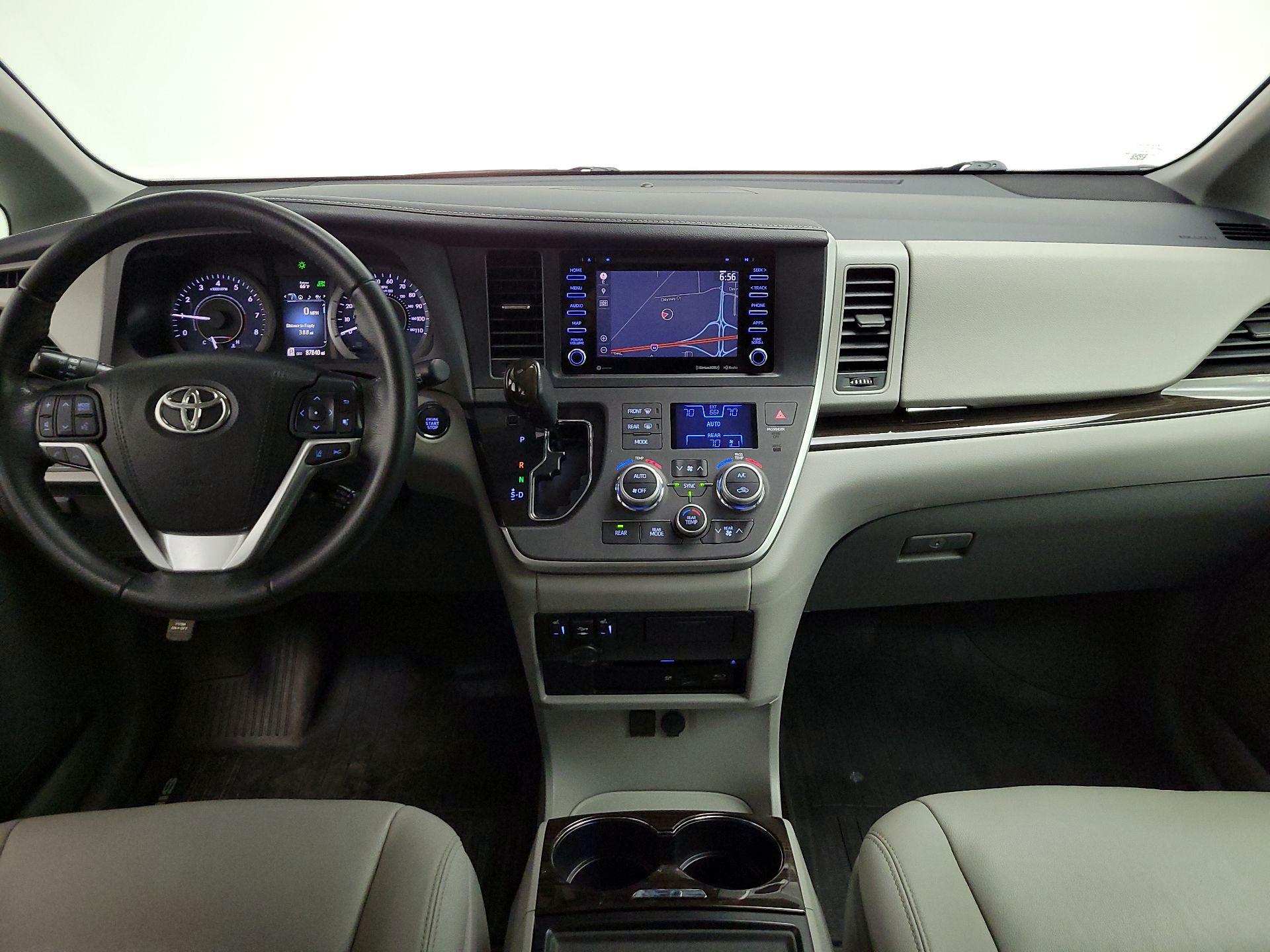 Thumbnail: 2020 Toyota Sienna - 9