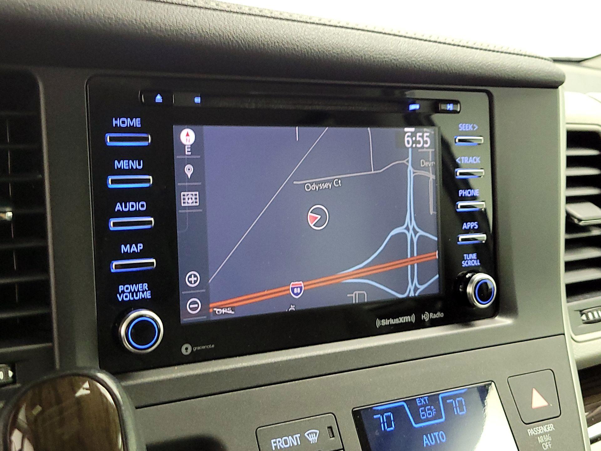 Thumbnail: 2020 Toyota Sienna - 14