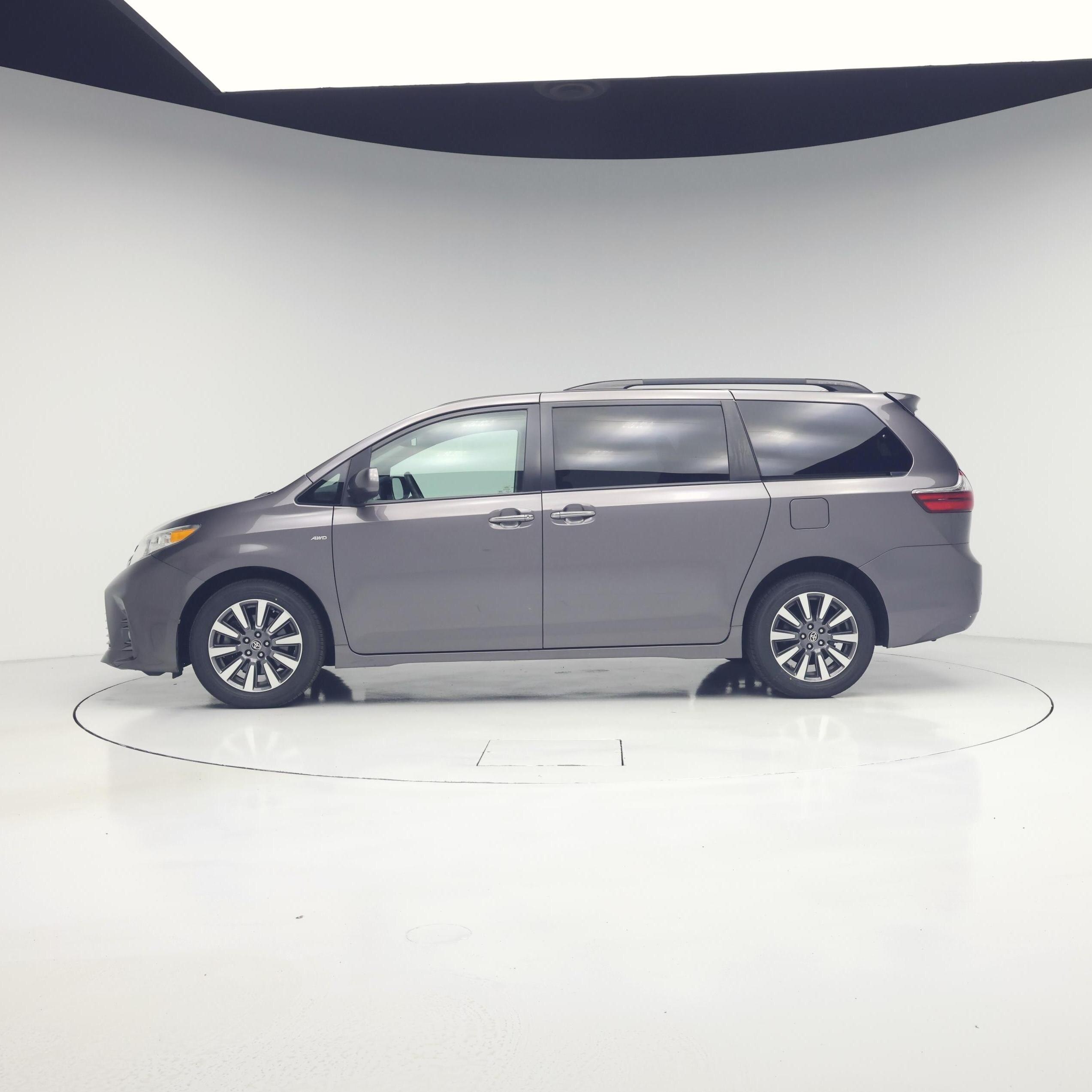Thumbnail: 2020 Toyota Sienna - 3