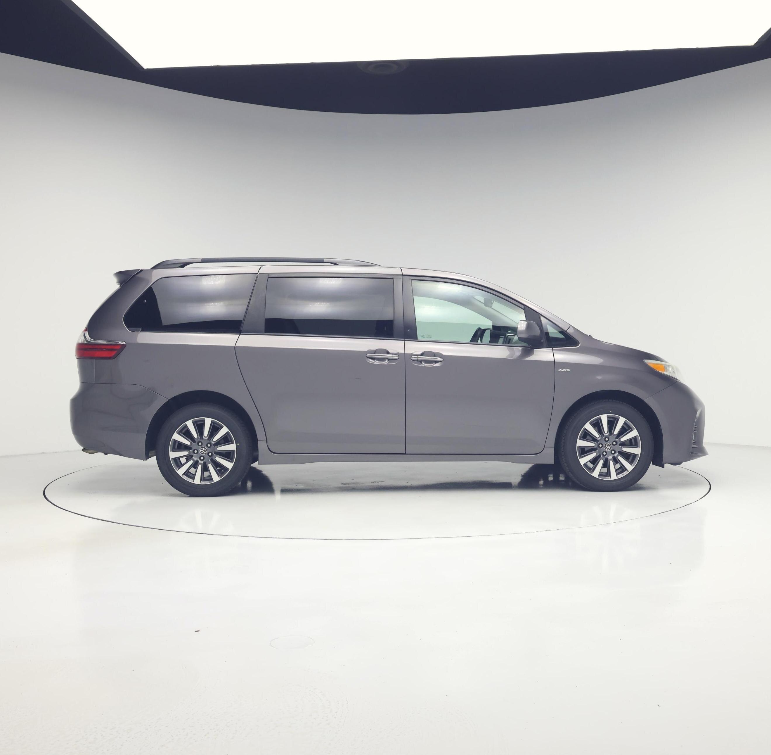 Thumbnail: 2020 Toyota Sienna - 7