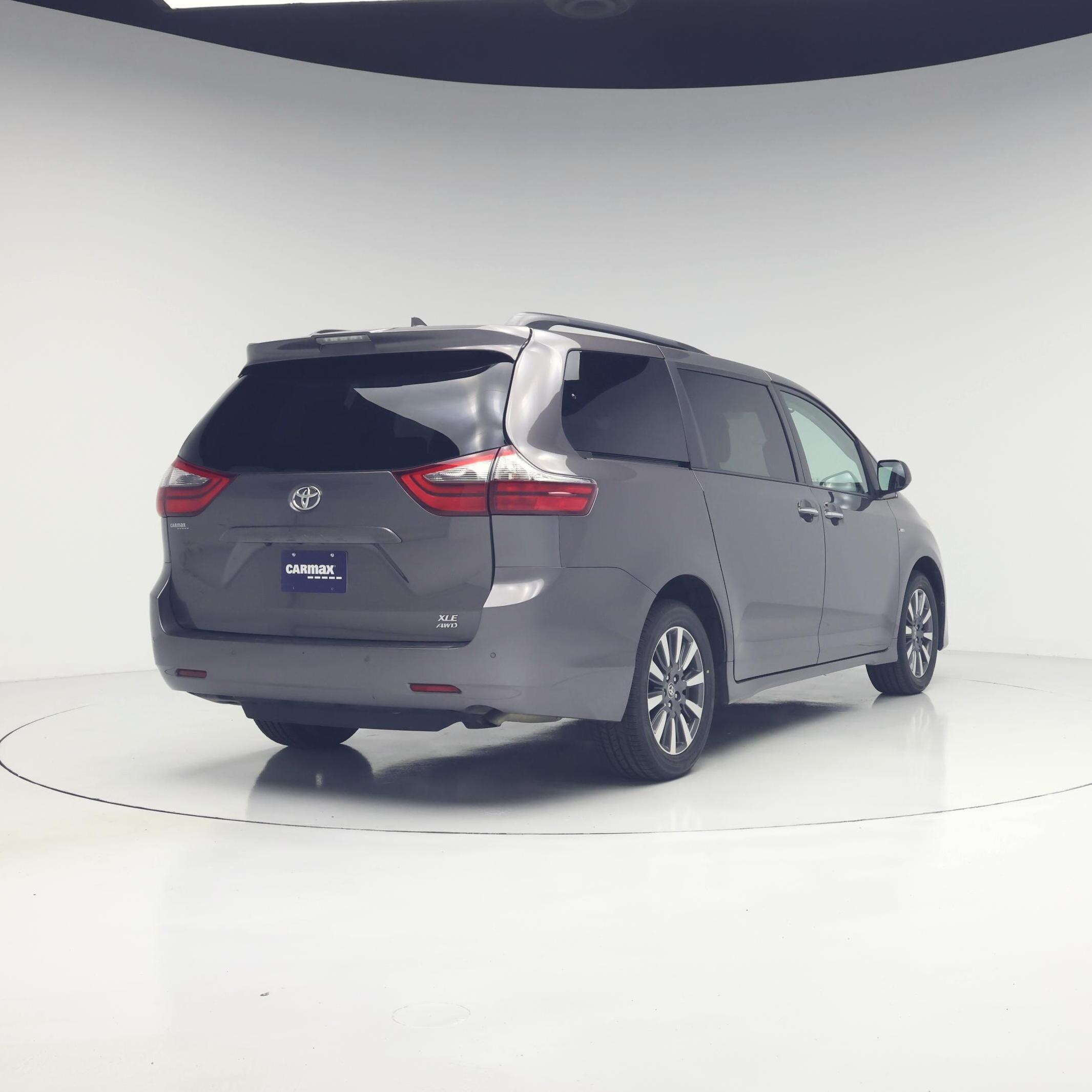 Thumbnail: 2020 Toyota Sienna - 8