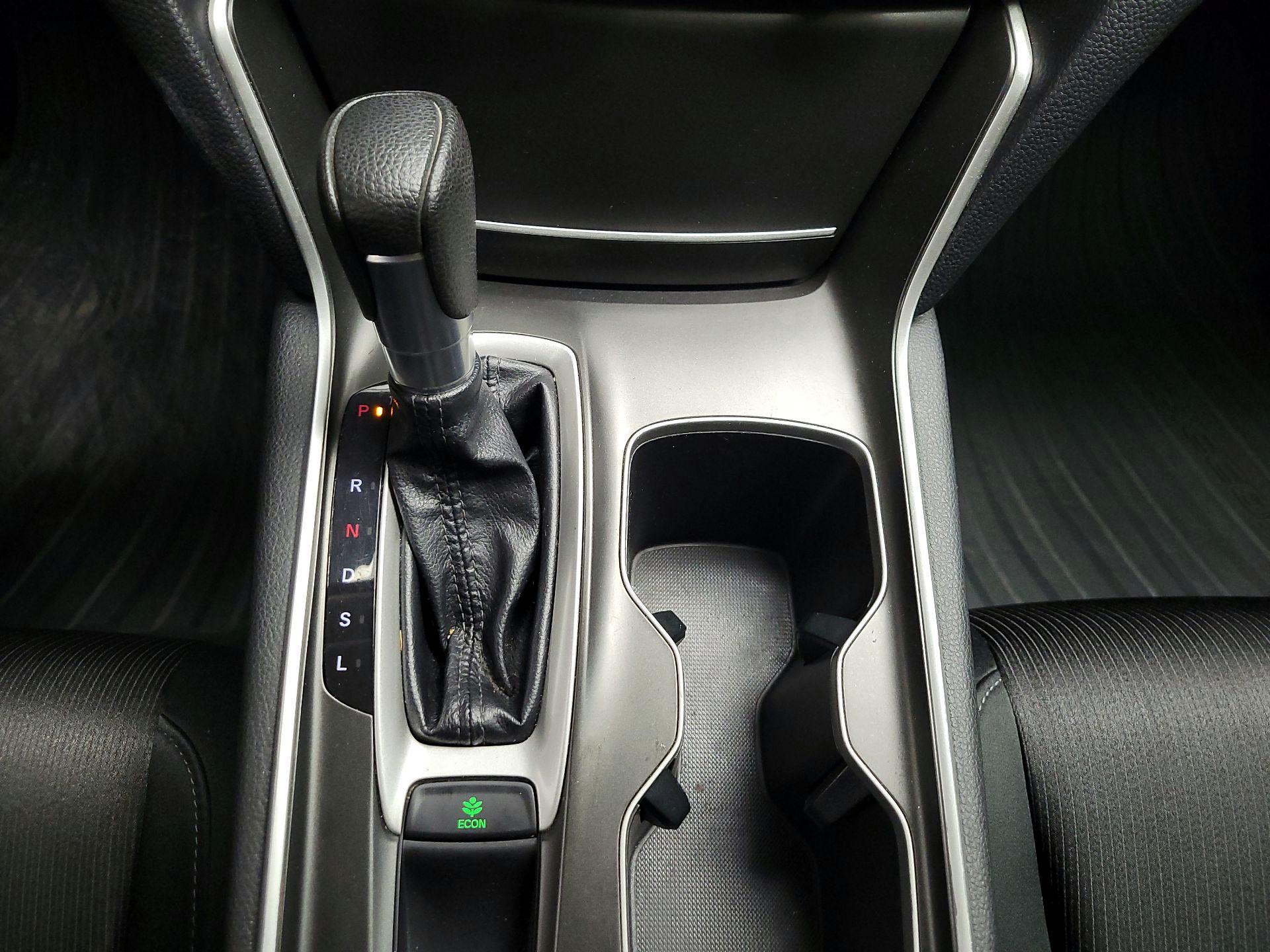 Thumbnail: 2018 Honda Accord - 16