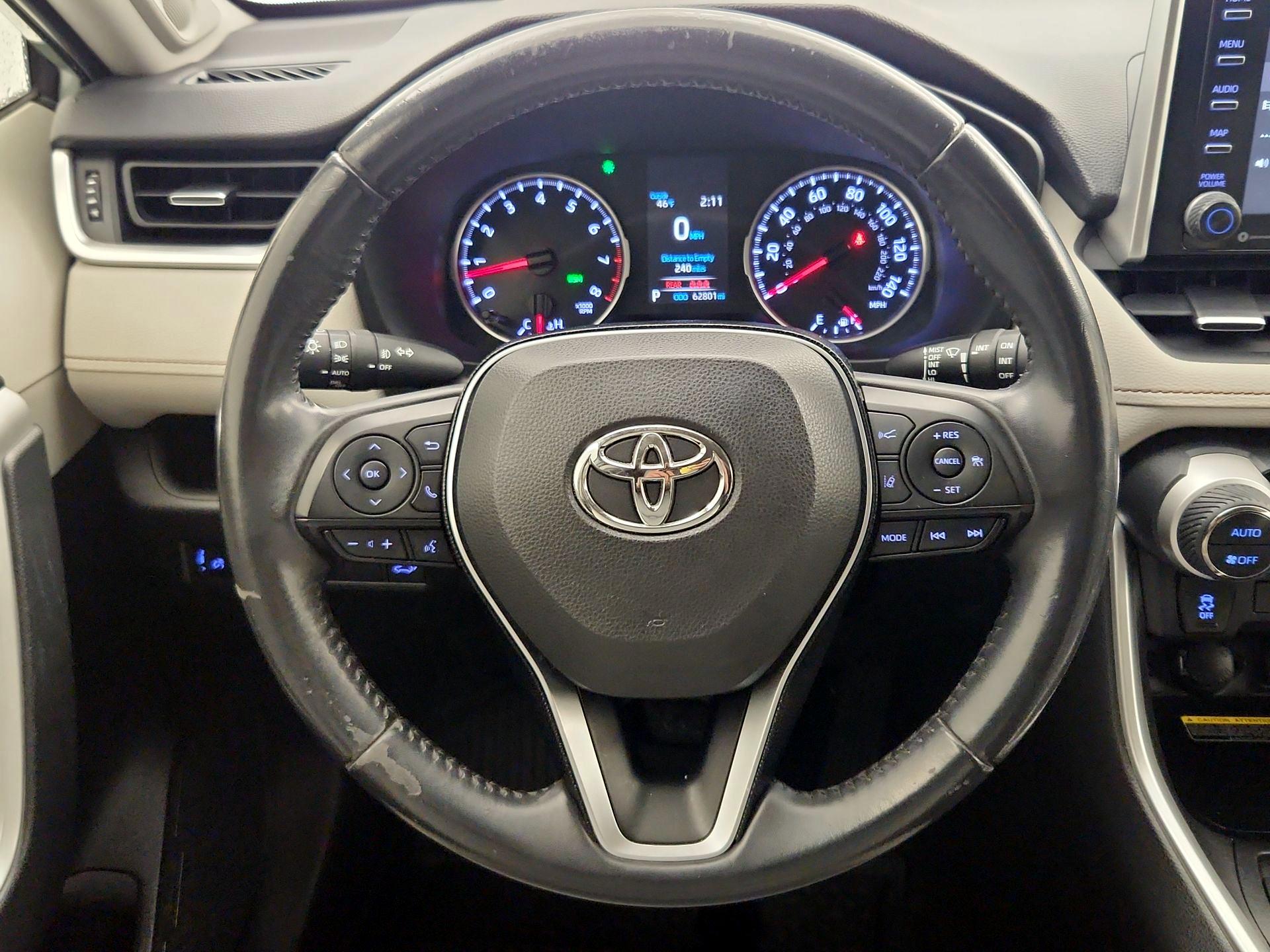 Thumbnail: 2019 Toyota RAV4 - 10