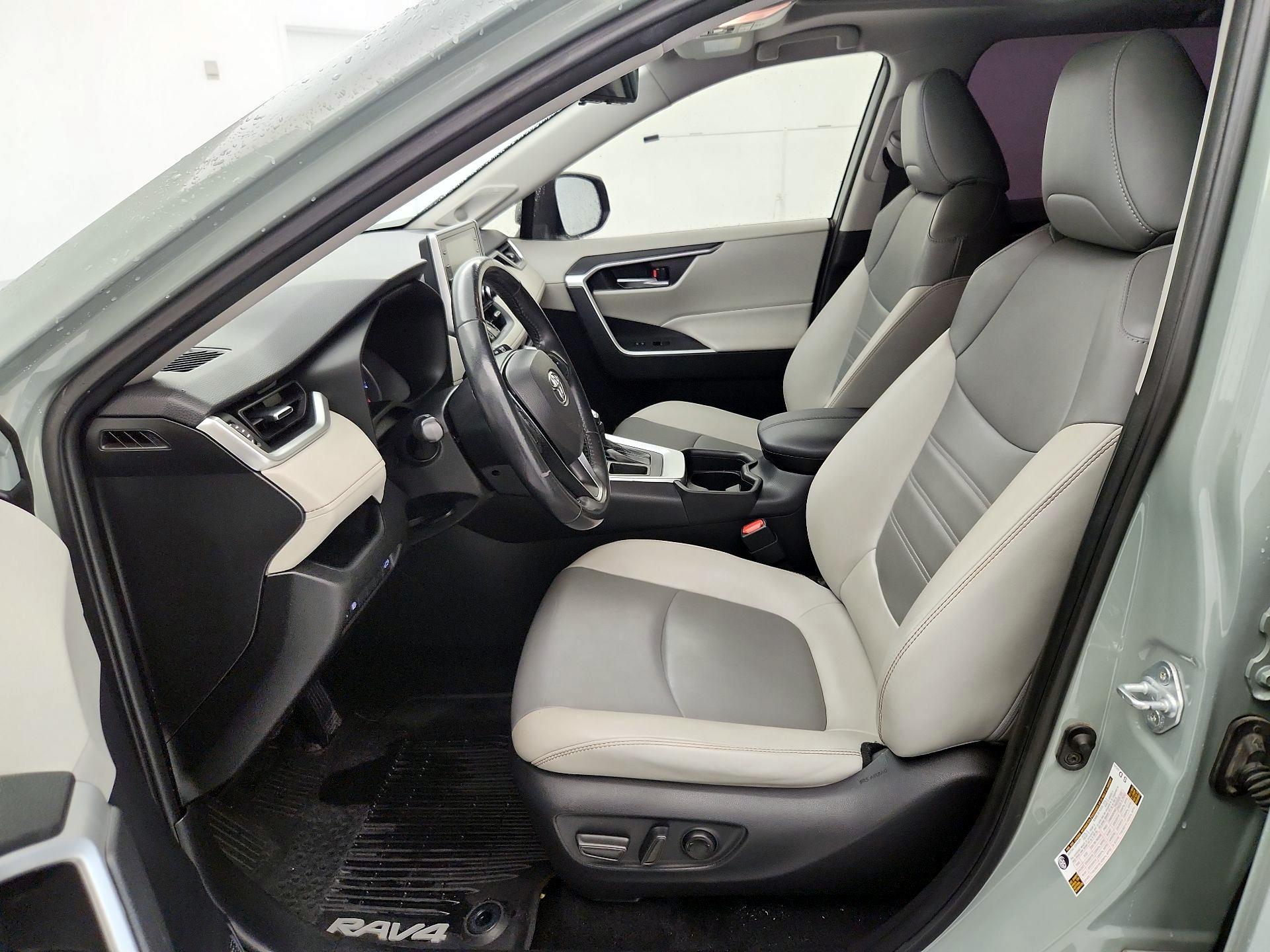 Thumbnail: 2019 Toyota RAV4 - 11