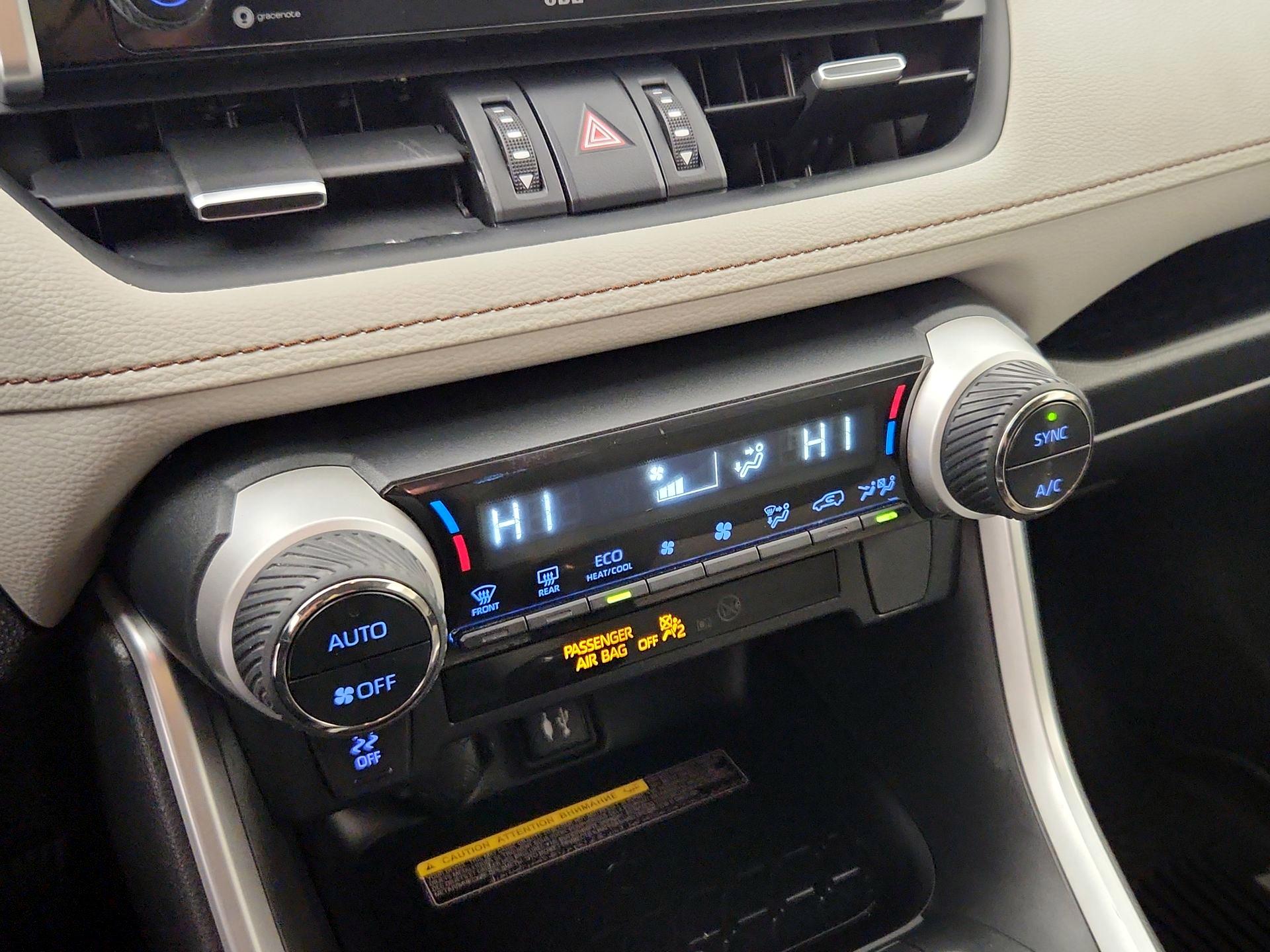 Thumbnail: 2019 Toyota RAV4 - 16