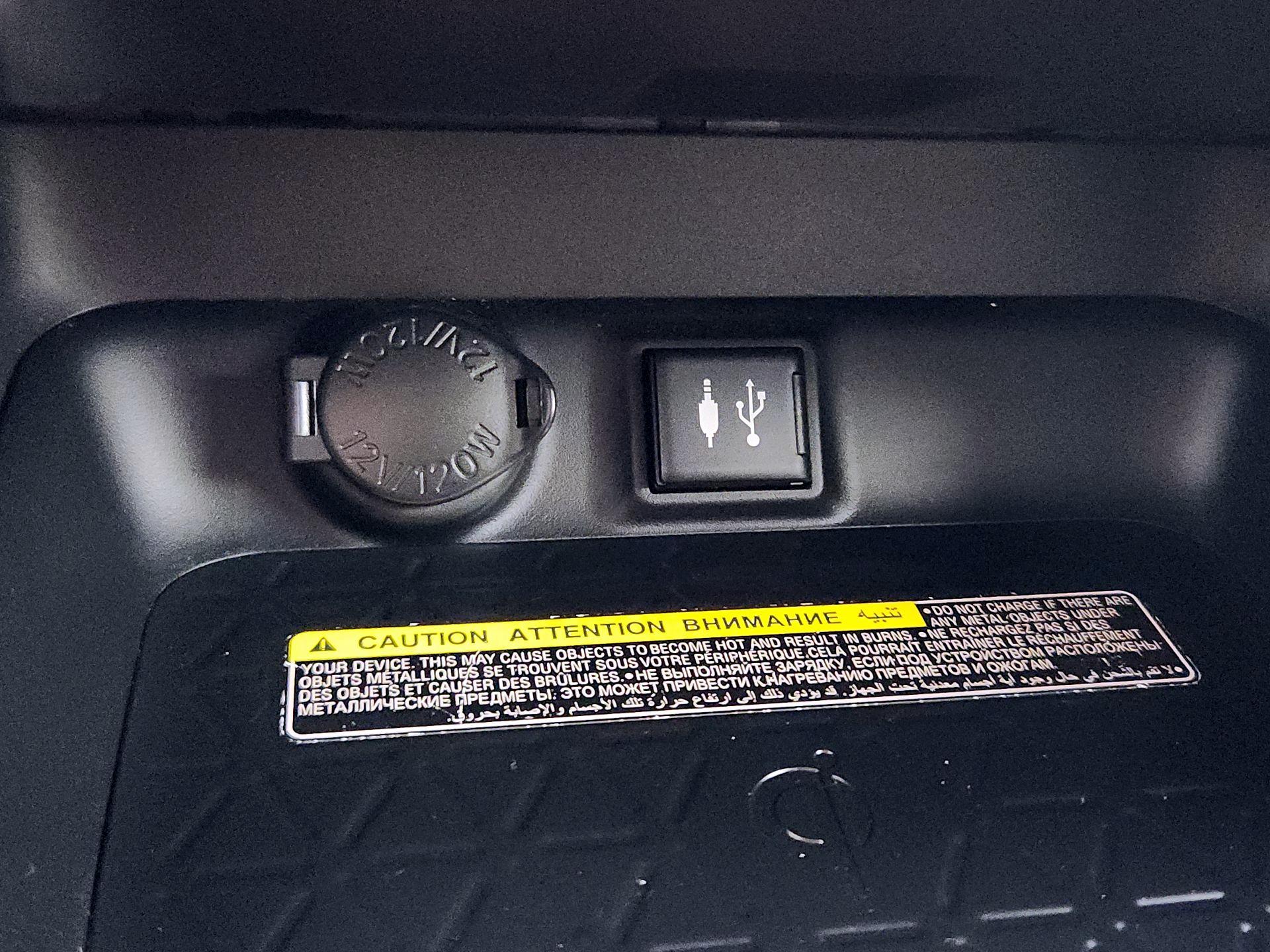 Thumbnail: 2019 Toyota RAV4 - 18