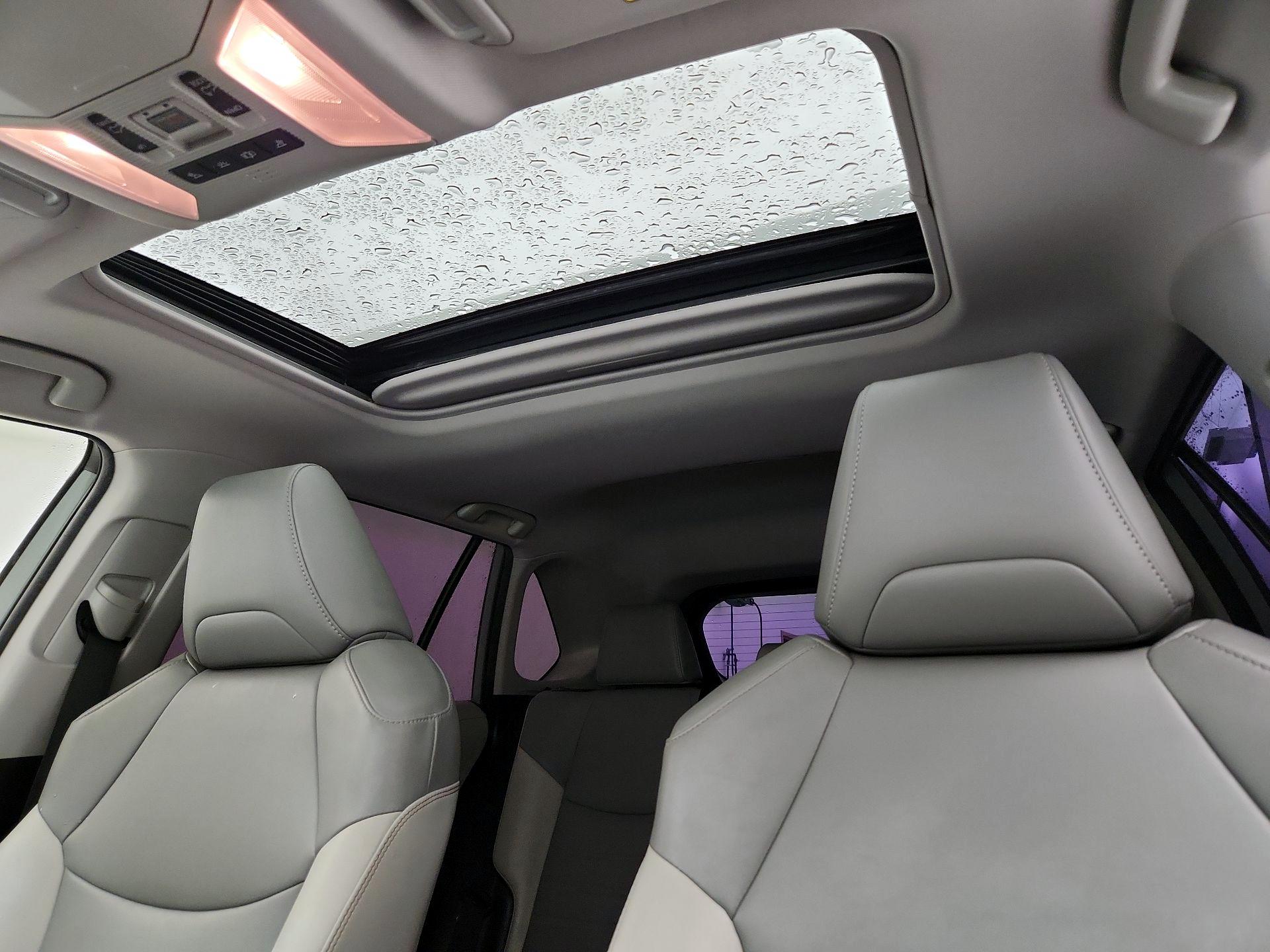 Thumbnail: 2019 Toyota RAV4 - 19