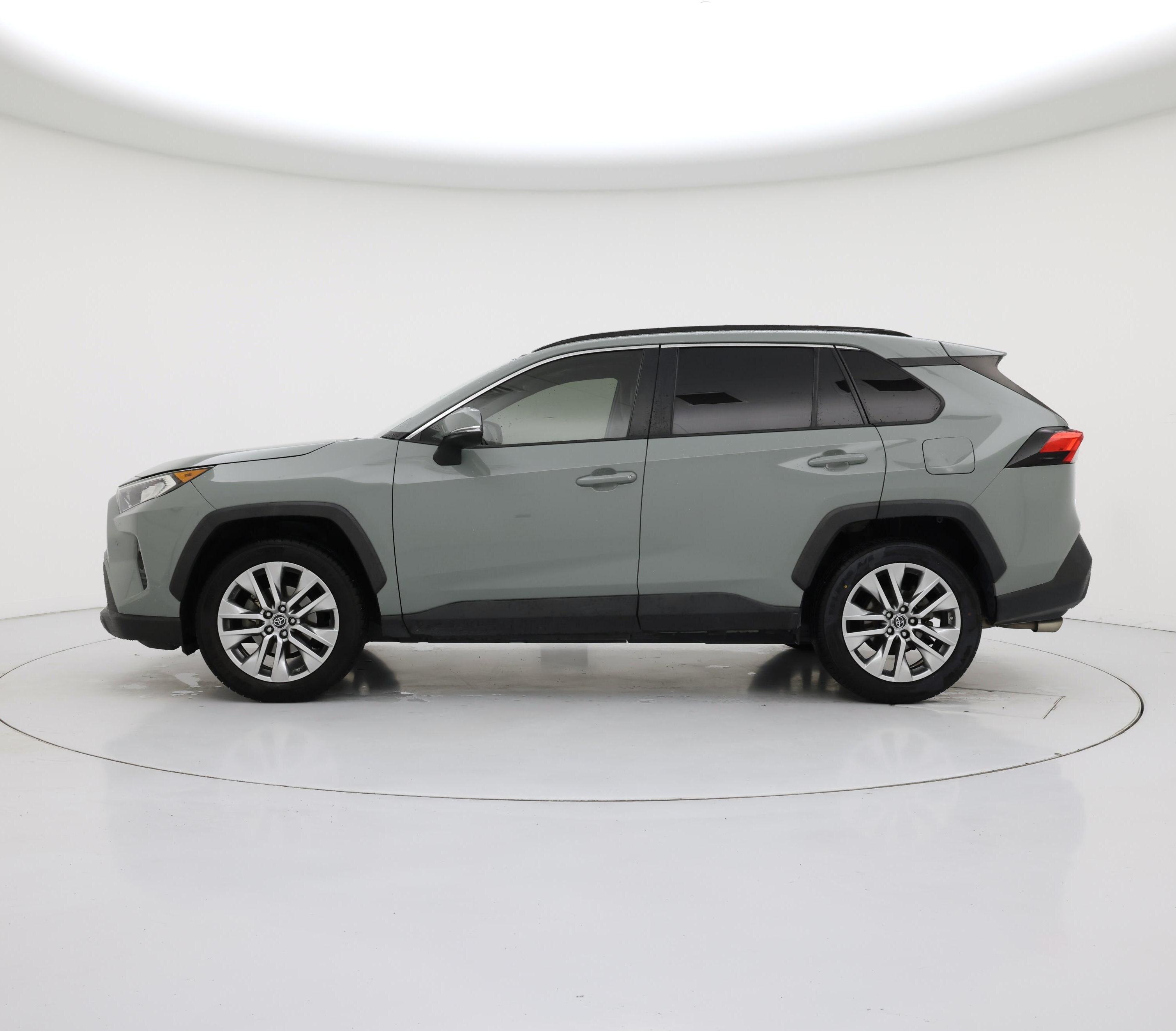 Thumbnail: 2019 Toyota RAV4 - 3