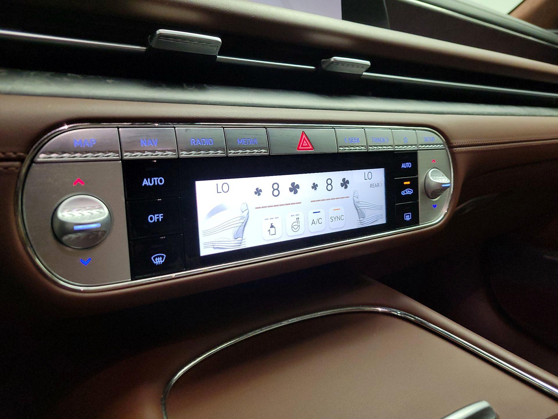 Thumbnail: 2023 Genesis G90 - 14