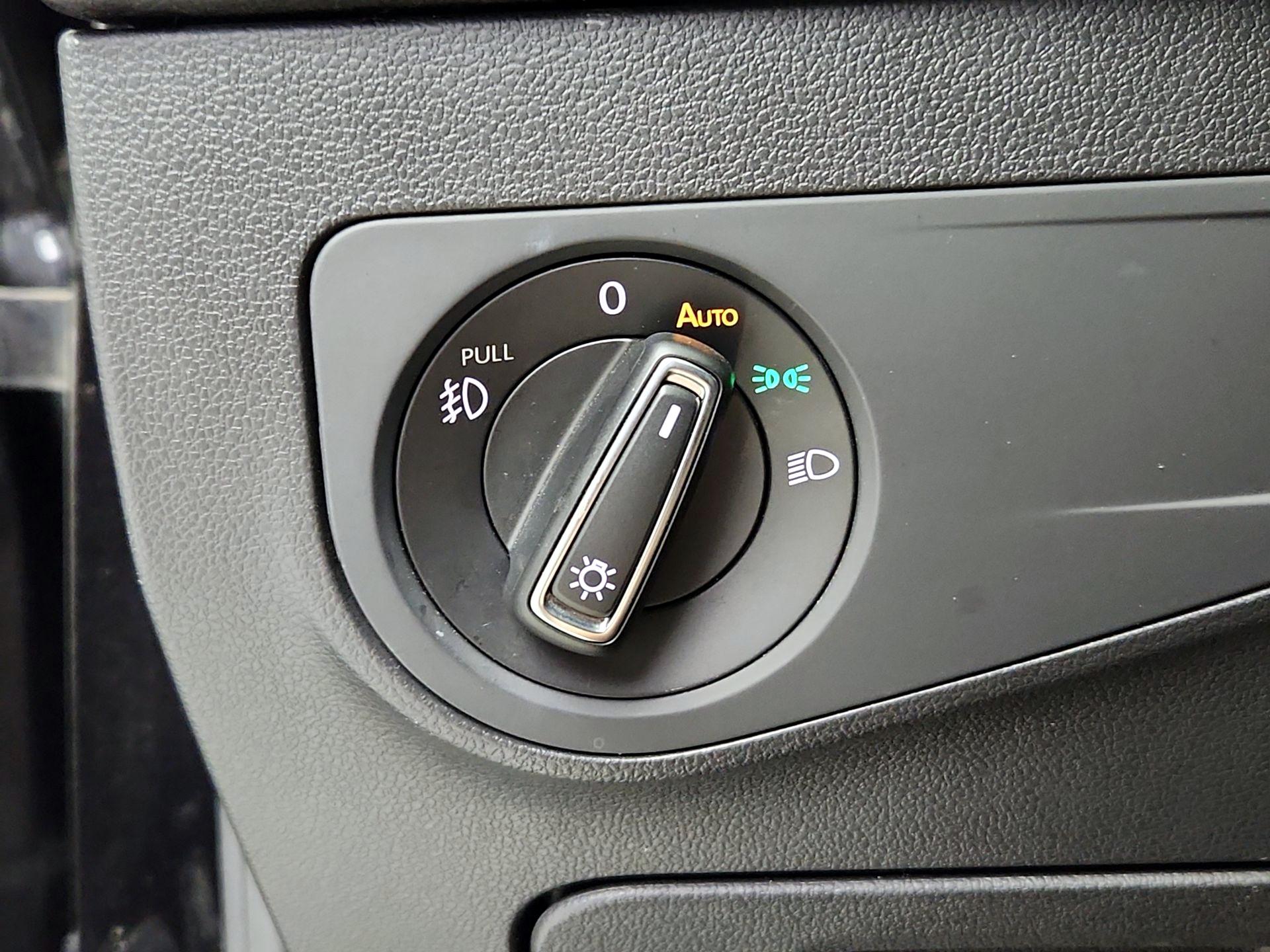 Thumbnail: 2020 Volkswagen Tiguan - 13