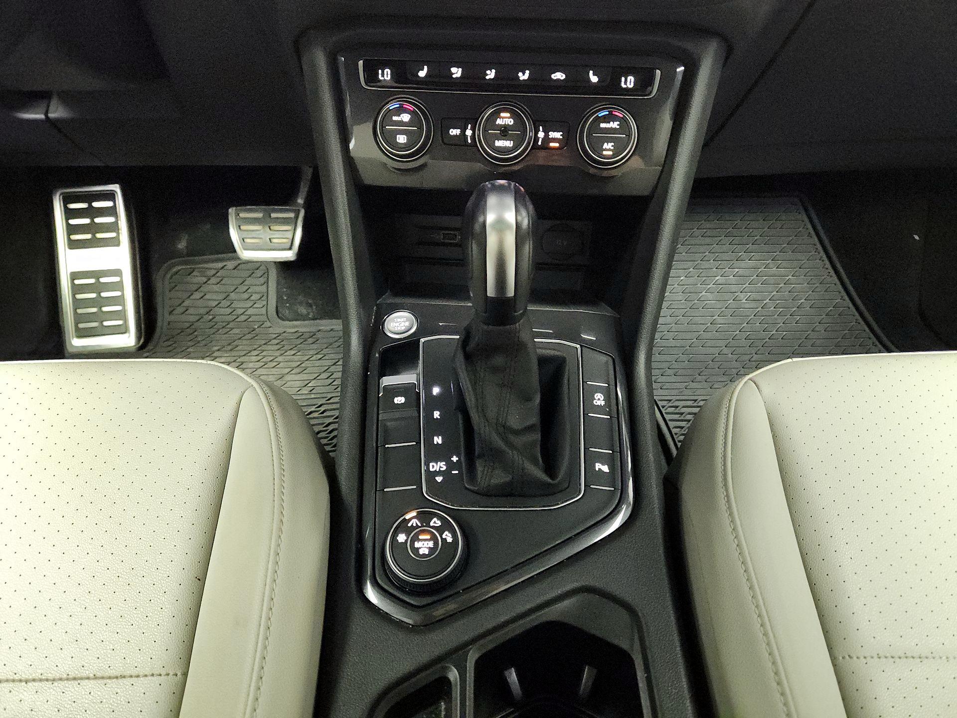 Thumbnail: 2020 Volkswagen Tiguan - 17