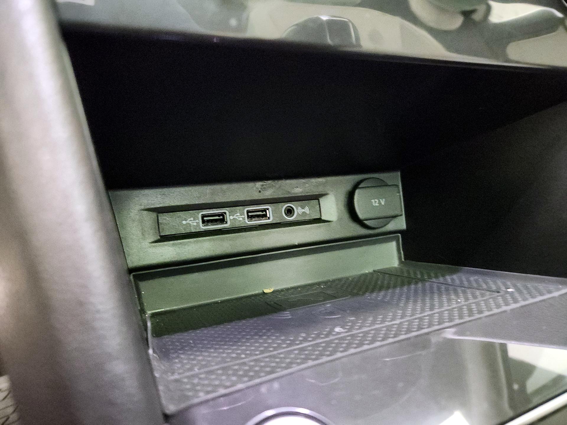 Thumbnail: 2020 Volkswagen Tiguan - 18