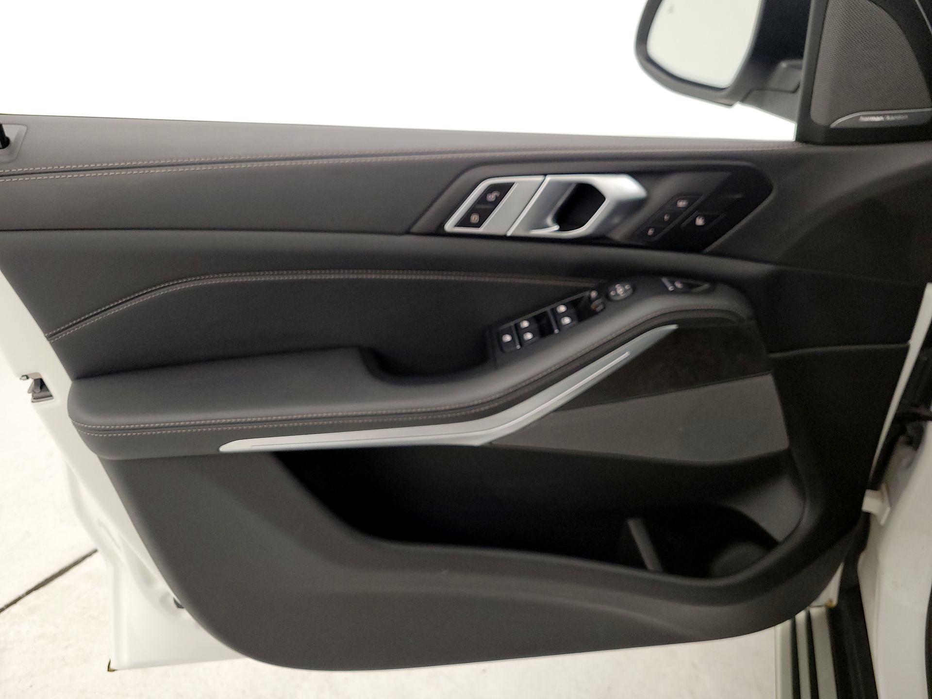 Thumbnail: 2025 BMW X5 - 12
