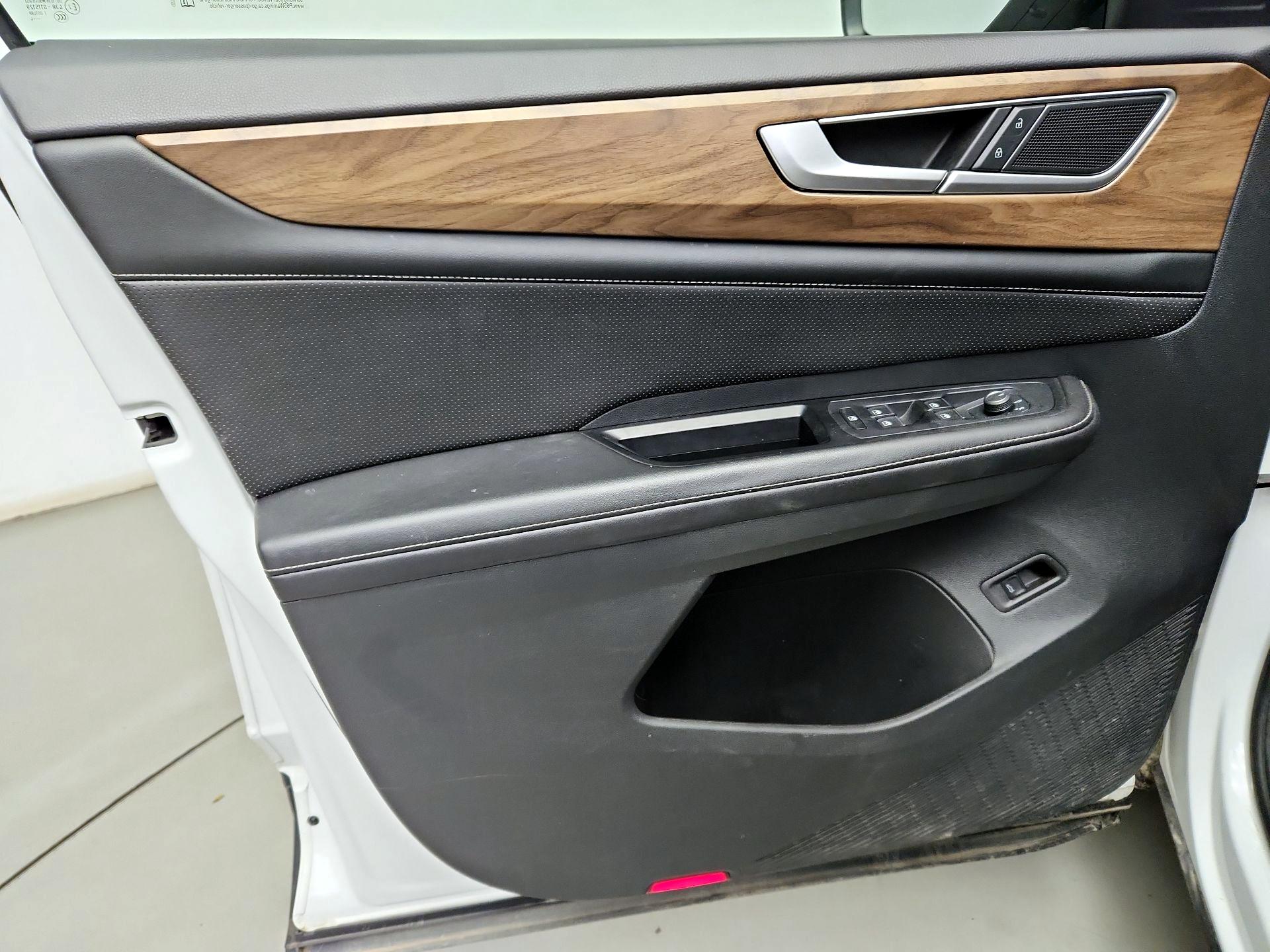Thumbnail: 2024 Volkswagen Atlas - 12