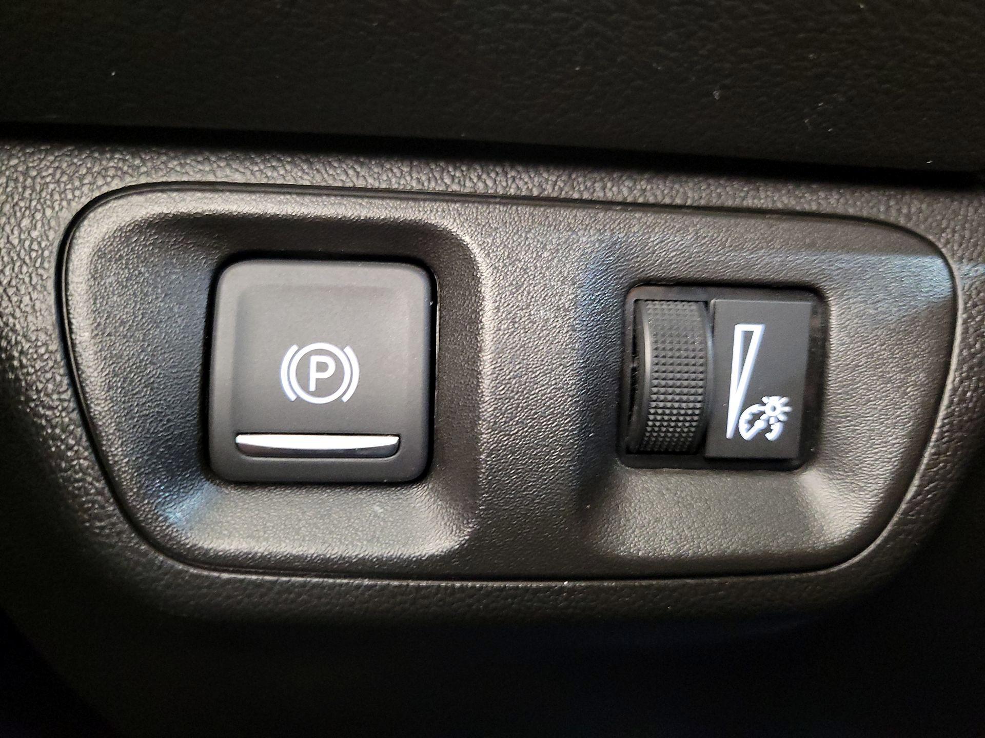 Thumbnail: 2023 GMC Acadia - 13