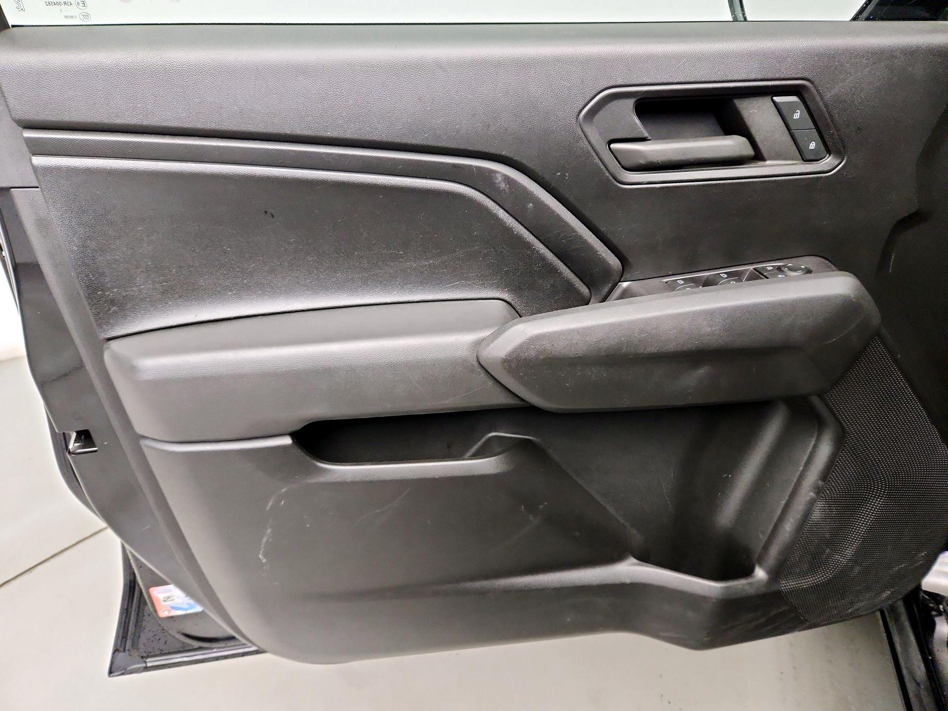 Thumbnail: 2023 Chevrolet Colorado - 12